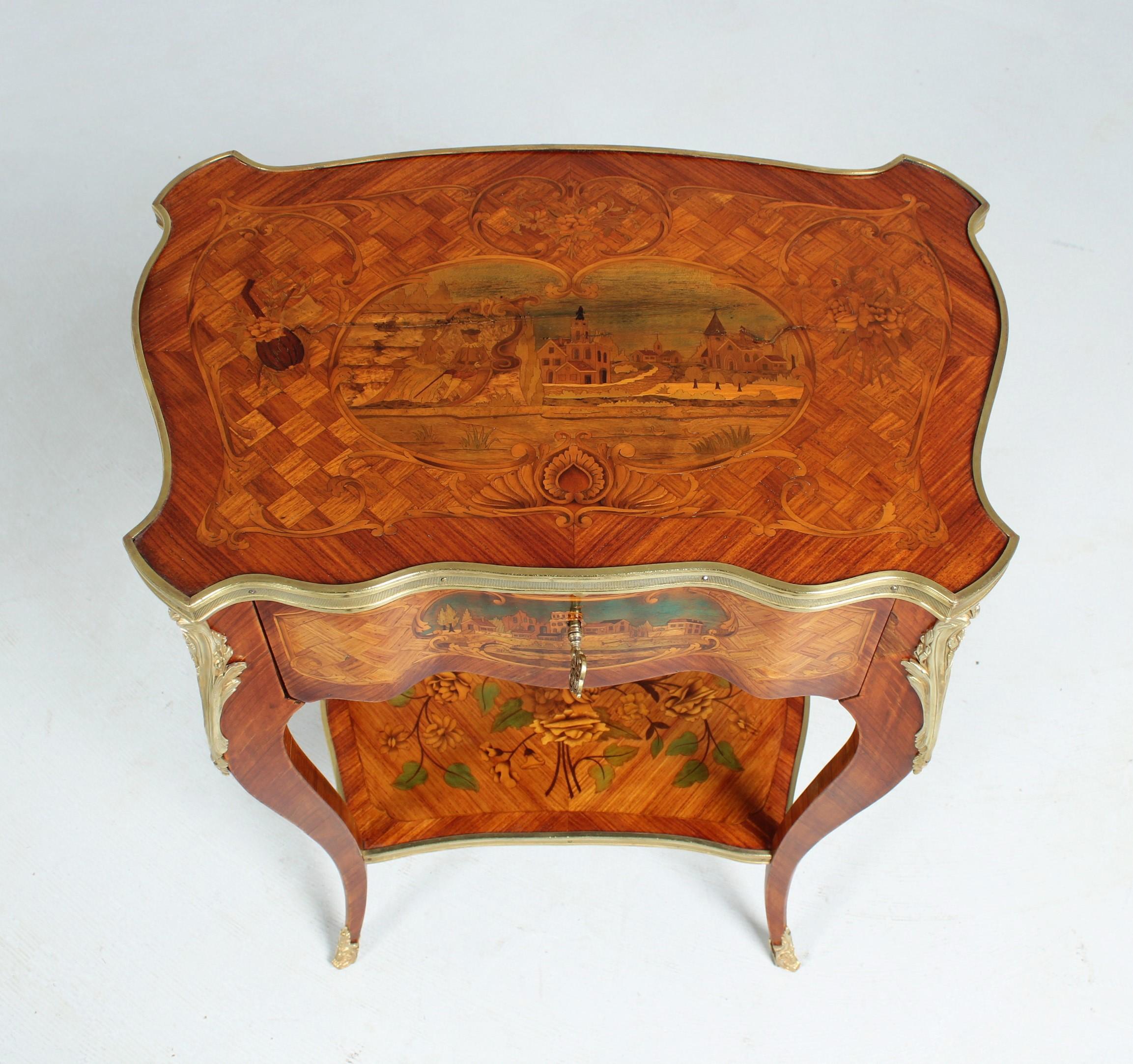  Ladies Desk with Fine Marquetry, Attributed to Beurdeley, Paris, circa 1880 In Good Condition For Sale In Greven, DE