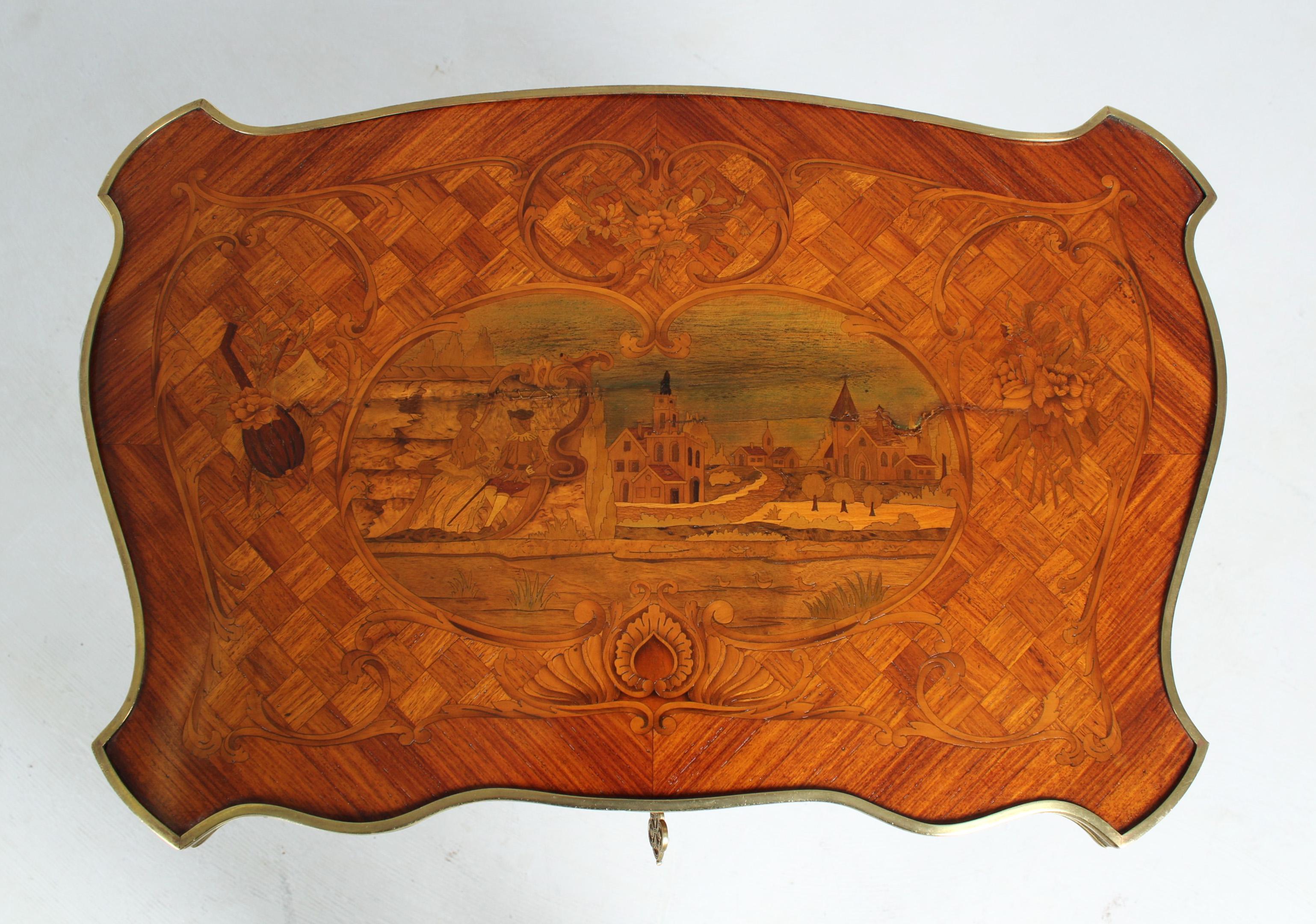 19th Century  Ladies Desk with Fine Marquetry, Attributed to Beurdeley, Paris, circa 1880 For Sale