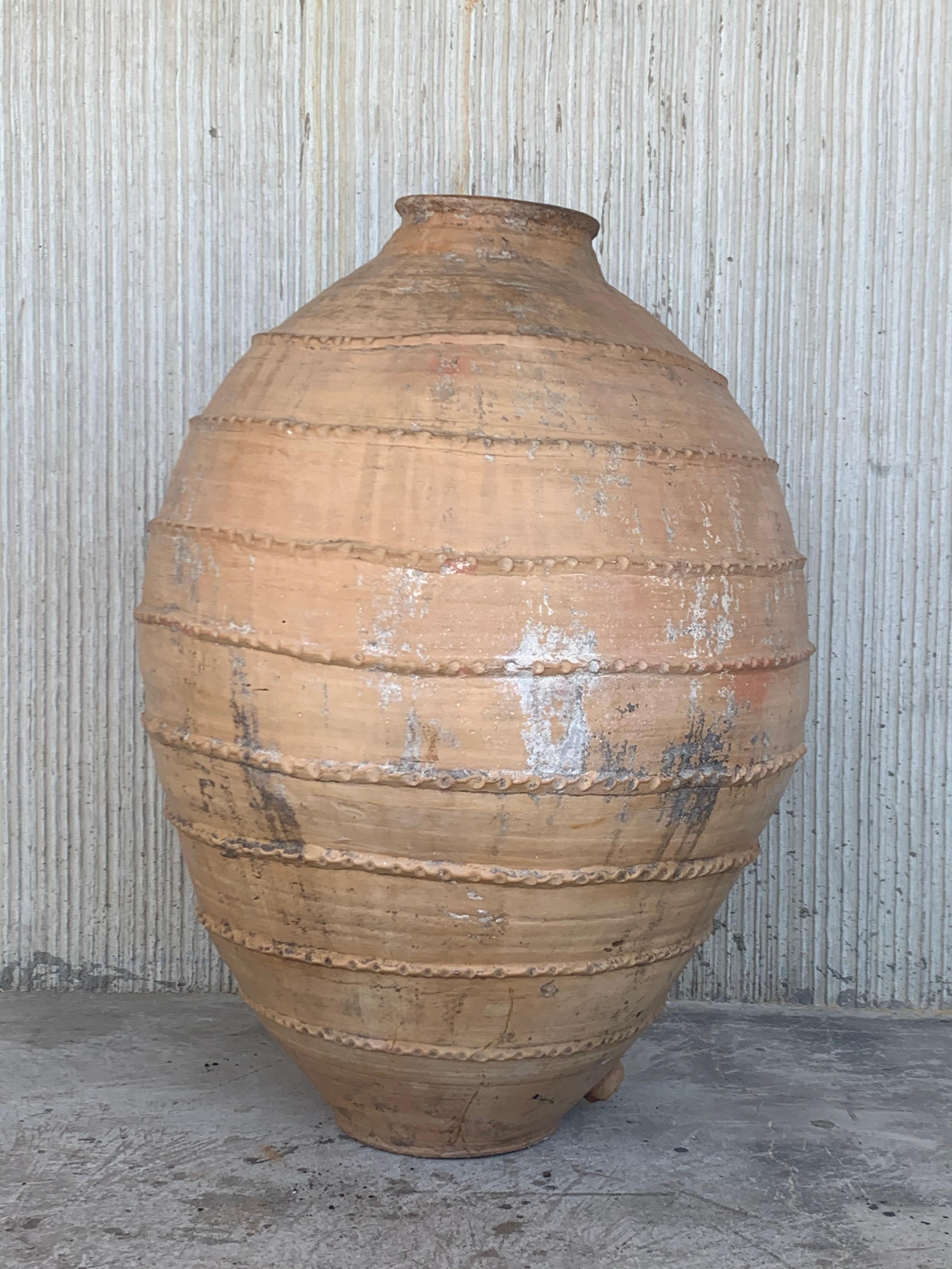 18th Century Large 41´ Terracotta Ribbed Vessel, Vase, Planter with Low Tap In Good Condition For Sale In Miami, FL