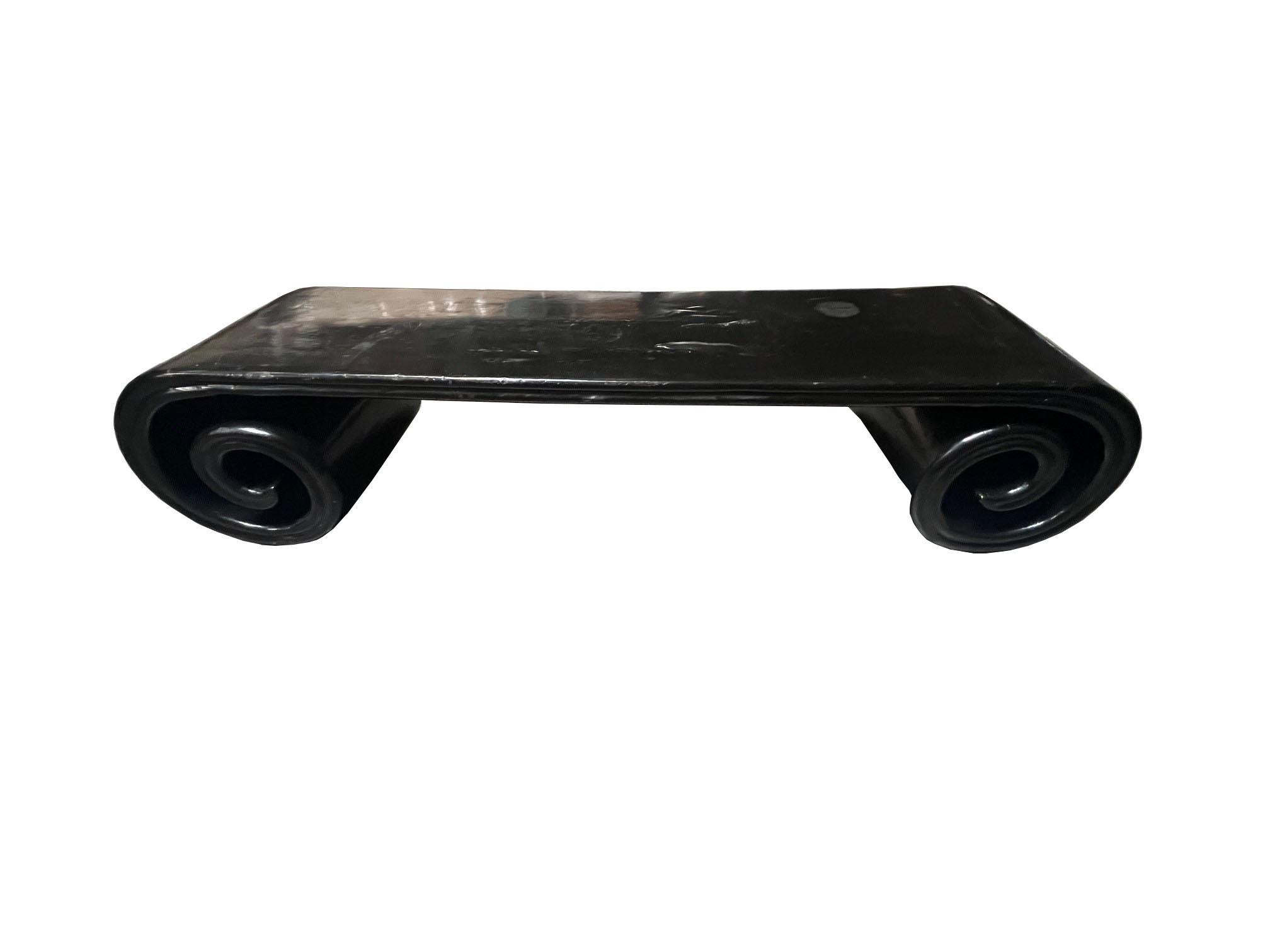 18th Century Large Black Lacquered Finish Scroll Leg Low Chinese Coffee Table For Sale 1