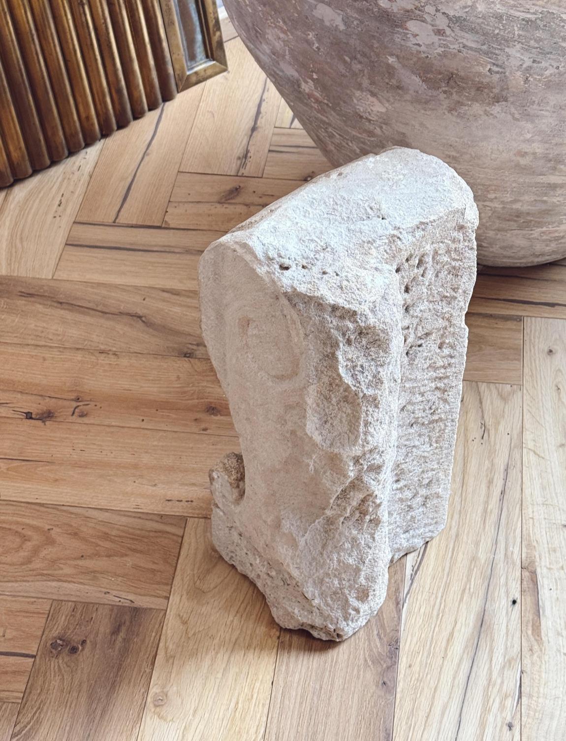 Gran estantería decorativa de piedra Noto del siglo XVIII siglo XVIII y antes en venta