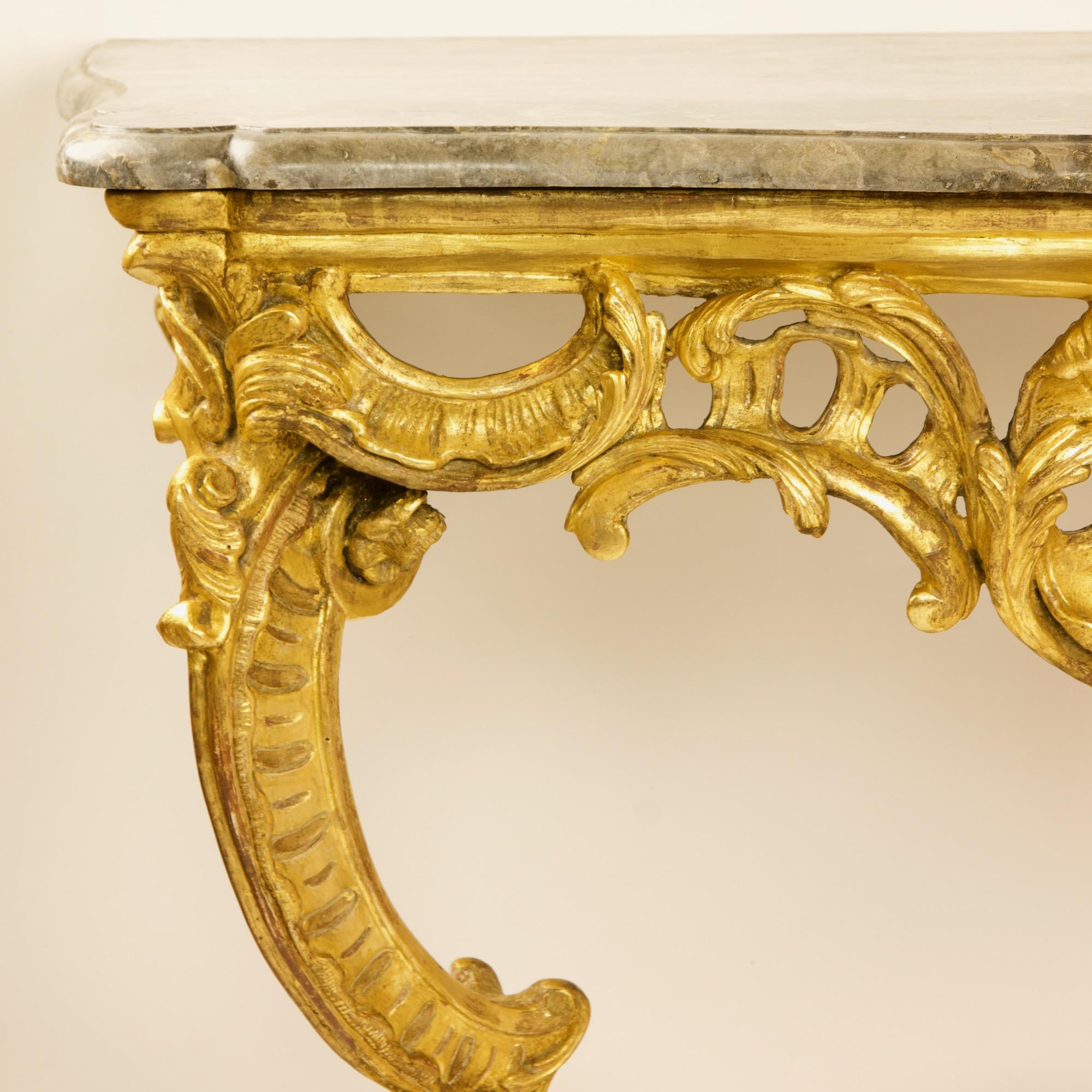 18th Century Large French Louis XV Carved Giltwood Rocaille Console Table In Good Condition For Sale In Berlin, DE