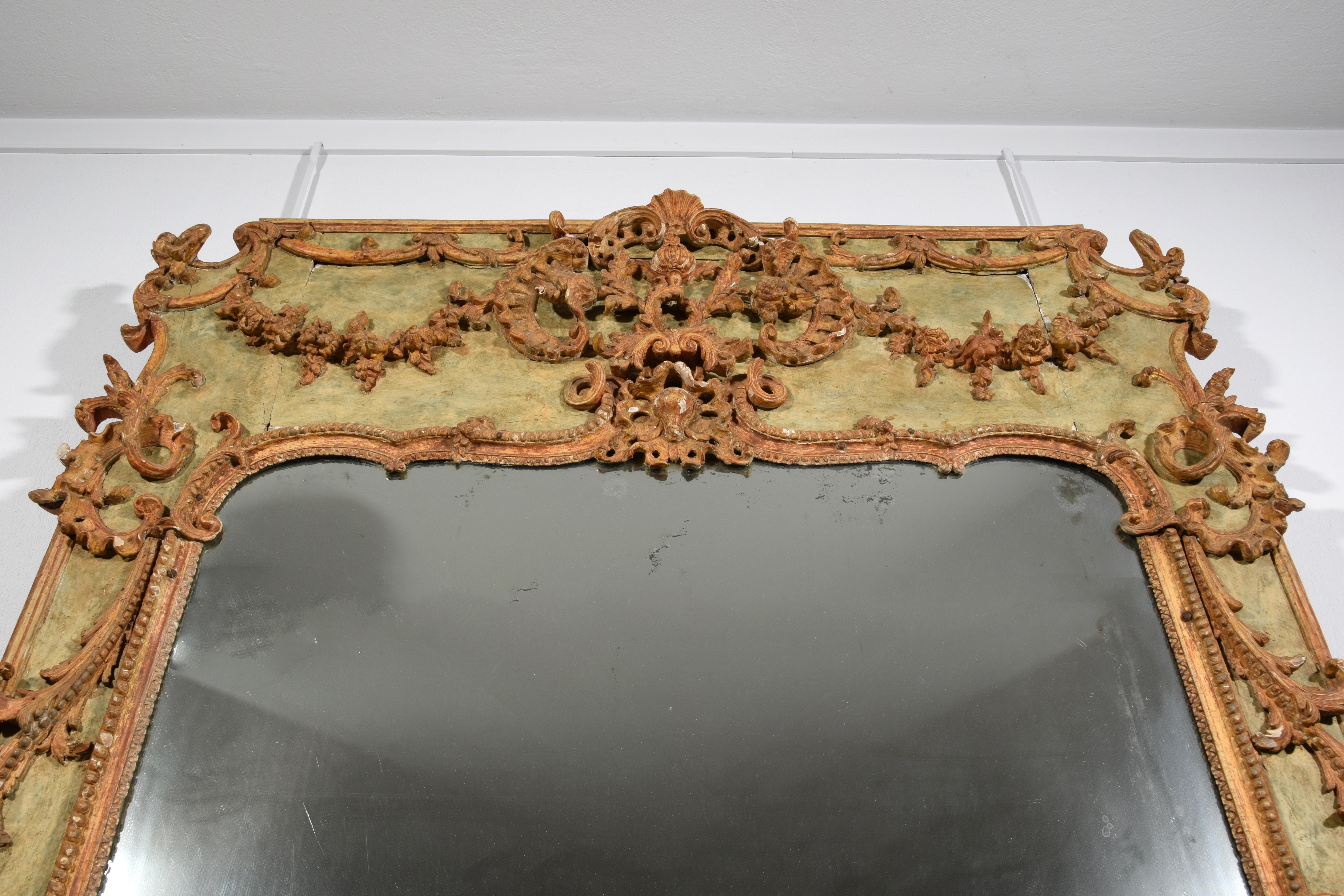 18th Century, Large Italian Baroque Wood and Plaster Lacquered Mirror For Sale 6