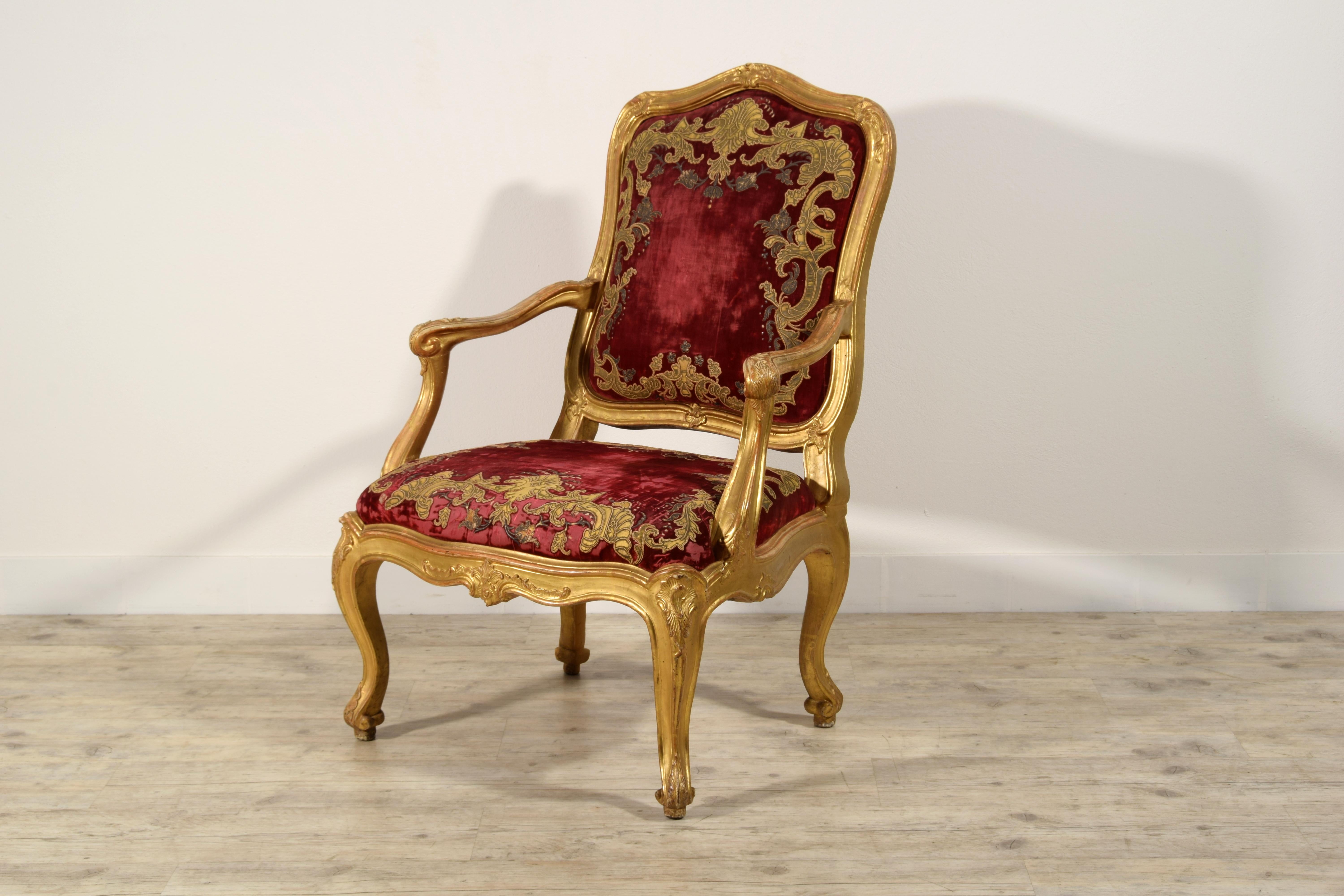 Hand-Carved 18th Century, Large Italian Louis XV Carved Giltwood Armchair For Sale