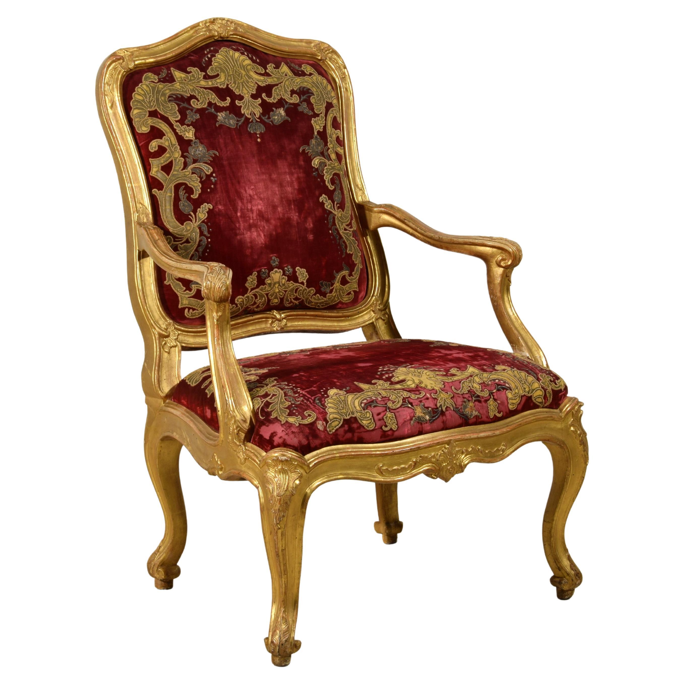 18th Century, Large Italian Louis XV Carved Giltwood Armchair For Sale