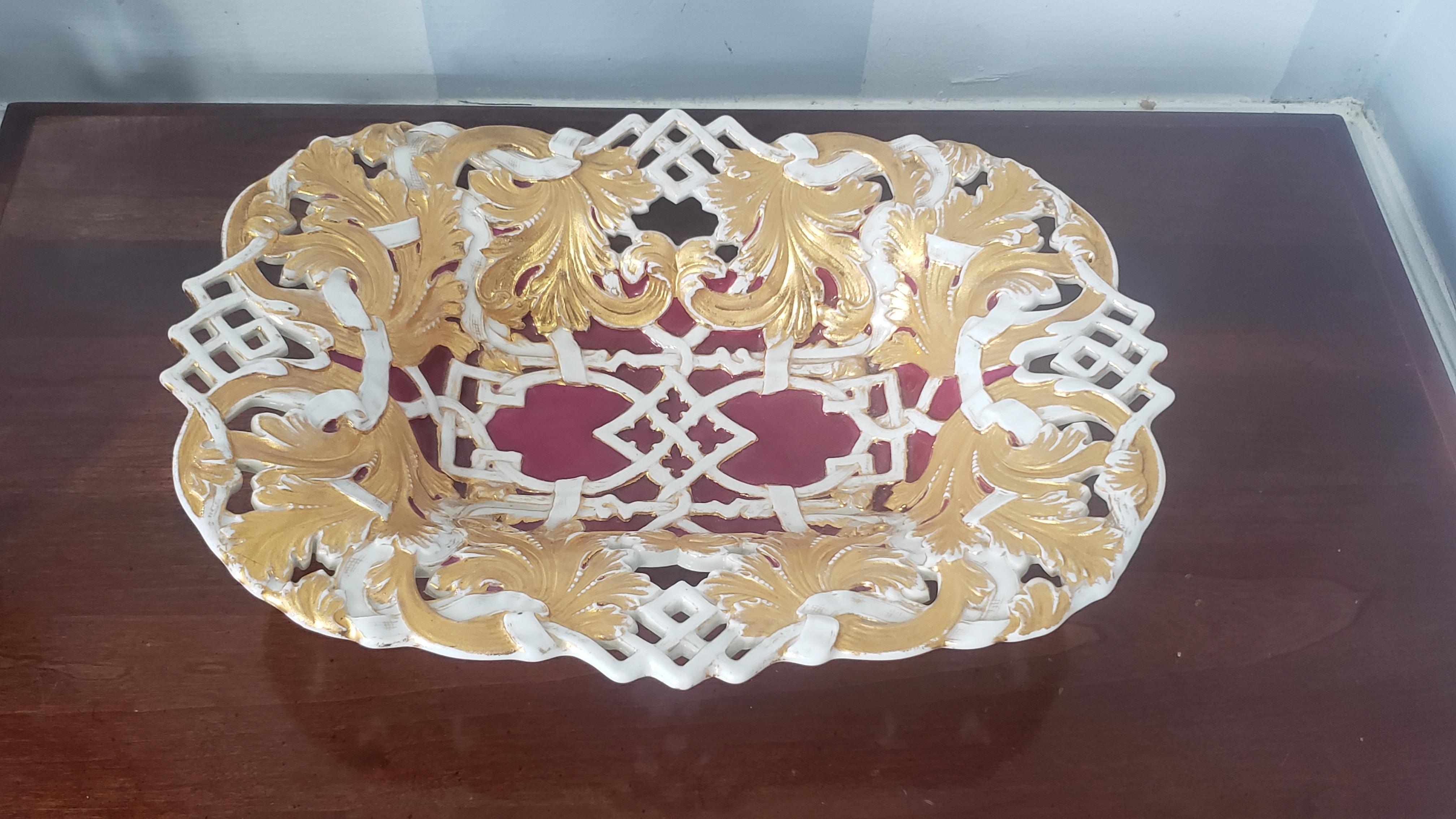 Grande porcelaine de Meissen du 18ème siècle dorée et tressée Rose Du Berry  Bol   en vente 4