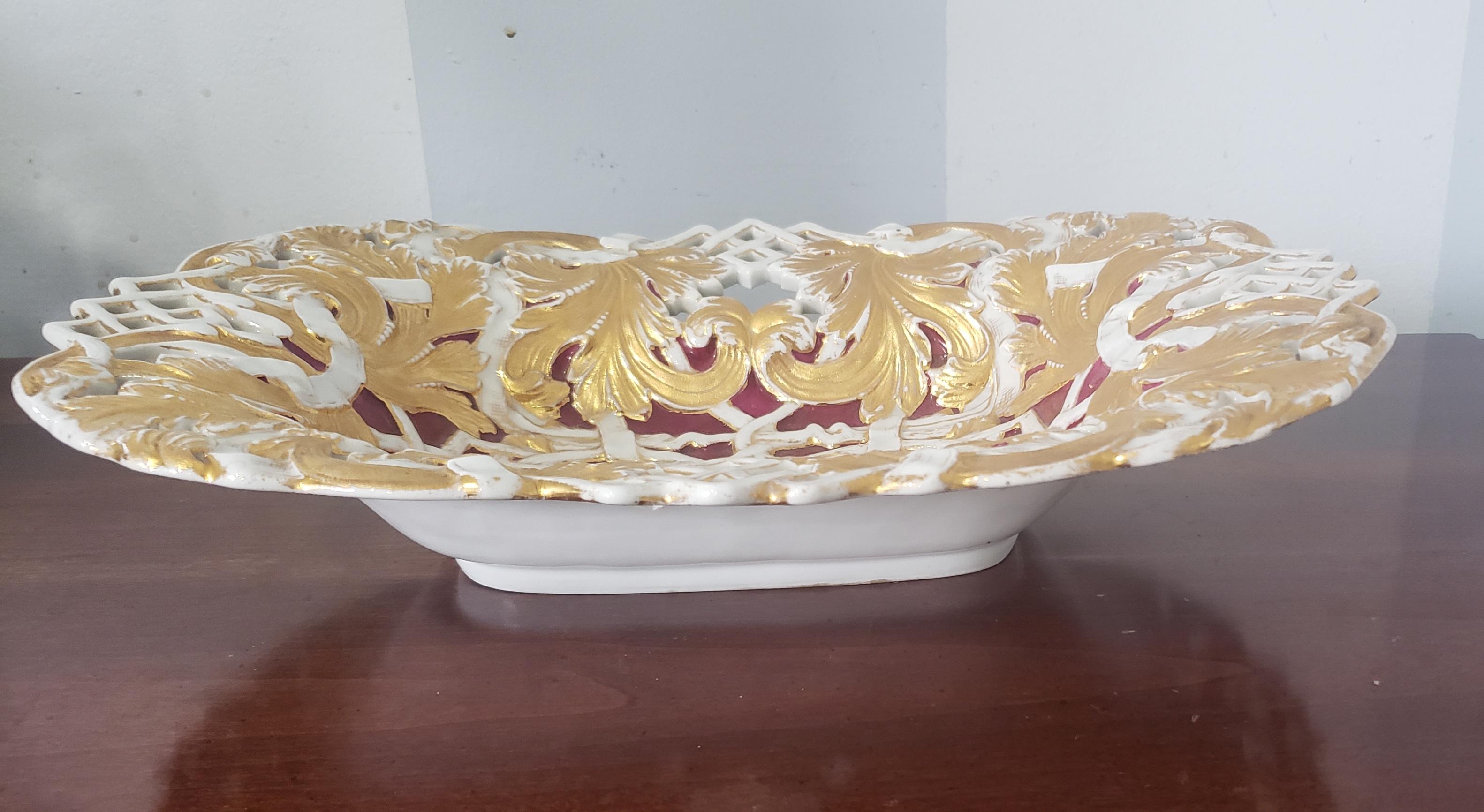 German 18th Century Large Meissen Gilt and Rose Du Berry Braided Porcelain Bowl For Sale