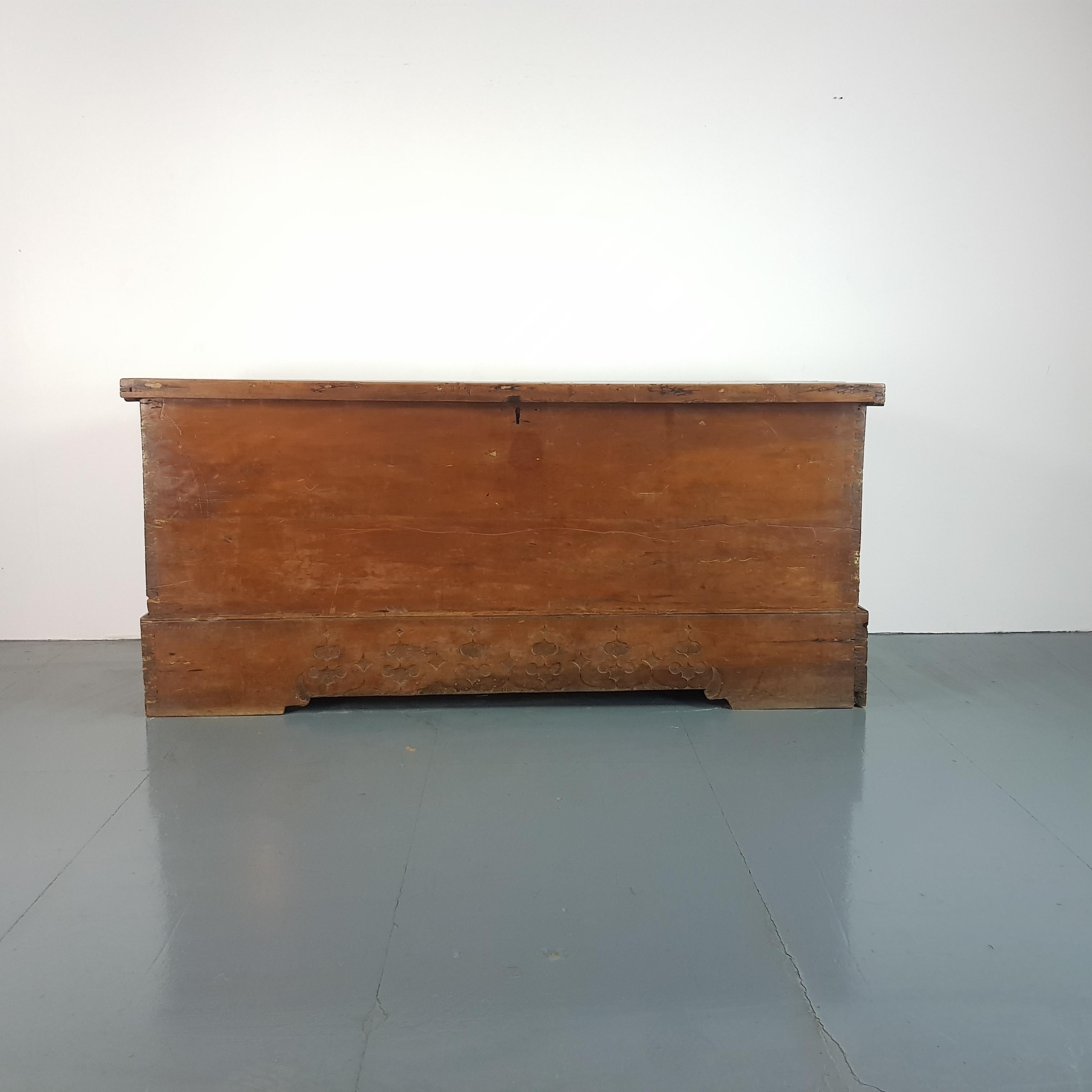 18th Century Large Oak Trunk 6