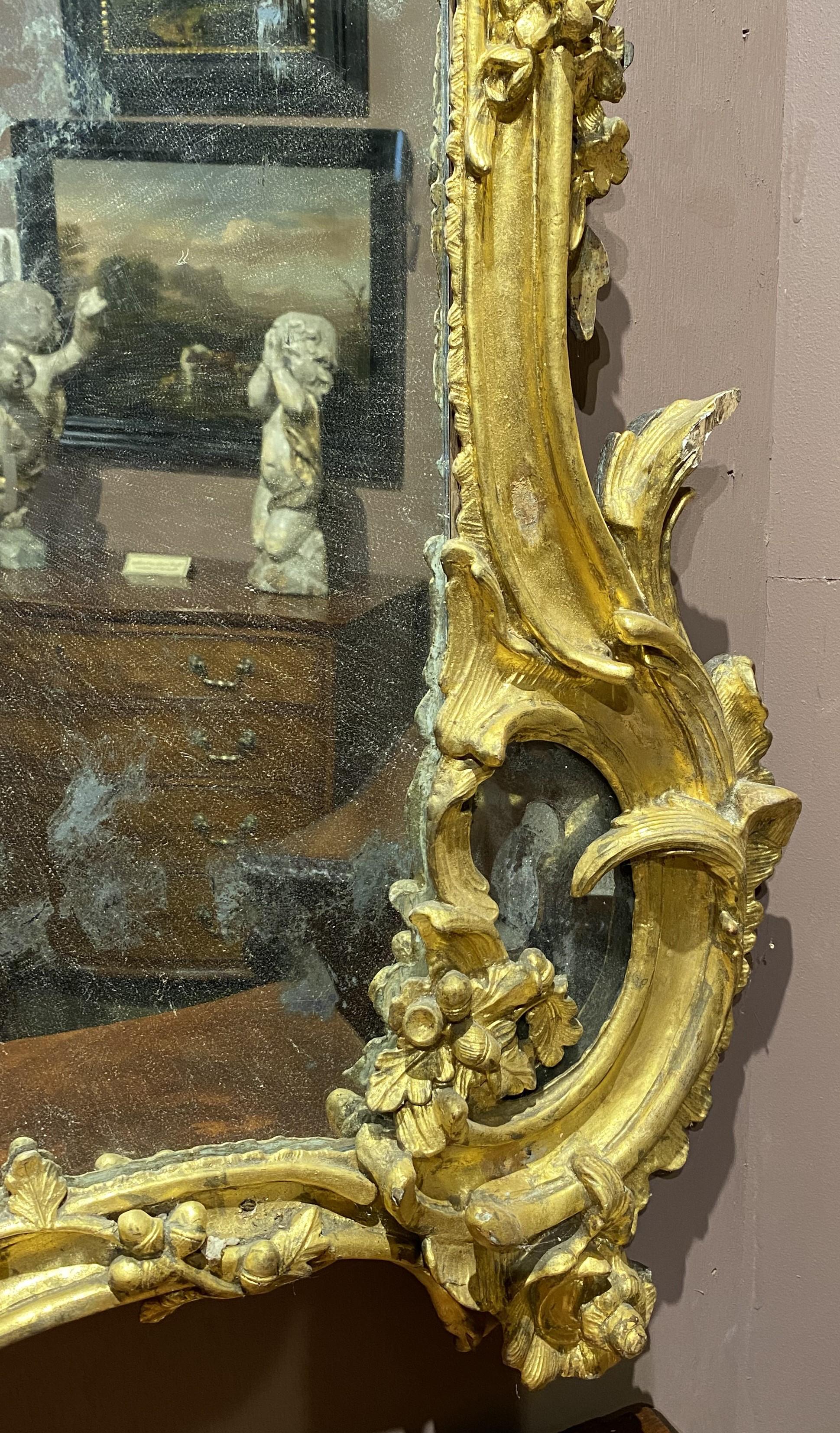 Grand miroir de pilier ou miroir d'observation rococo du 18ème siècle, probablement anglais en vente 2
