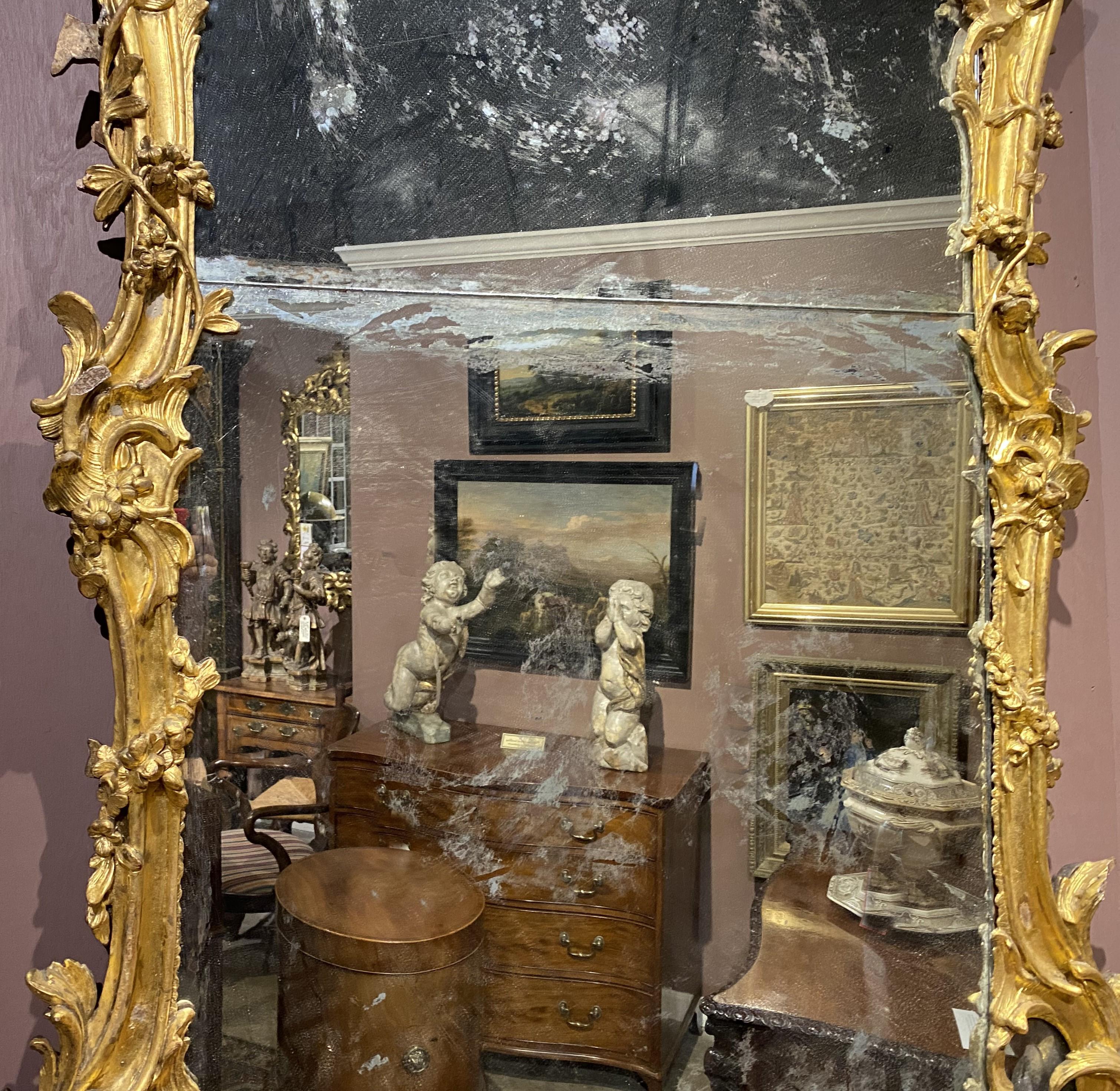Rococo Grand miroir de pilier ou miroir d'observation rococo du 18ème siècle, probablement anglais en vente