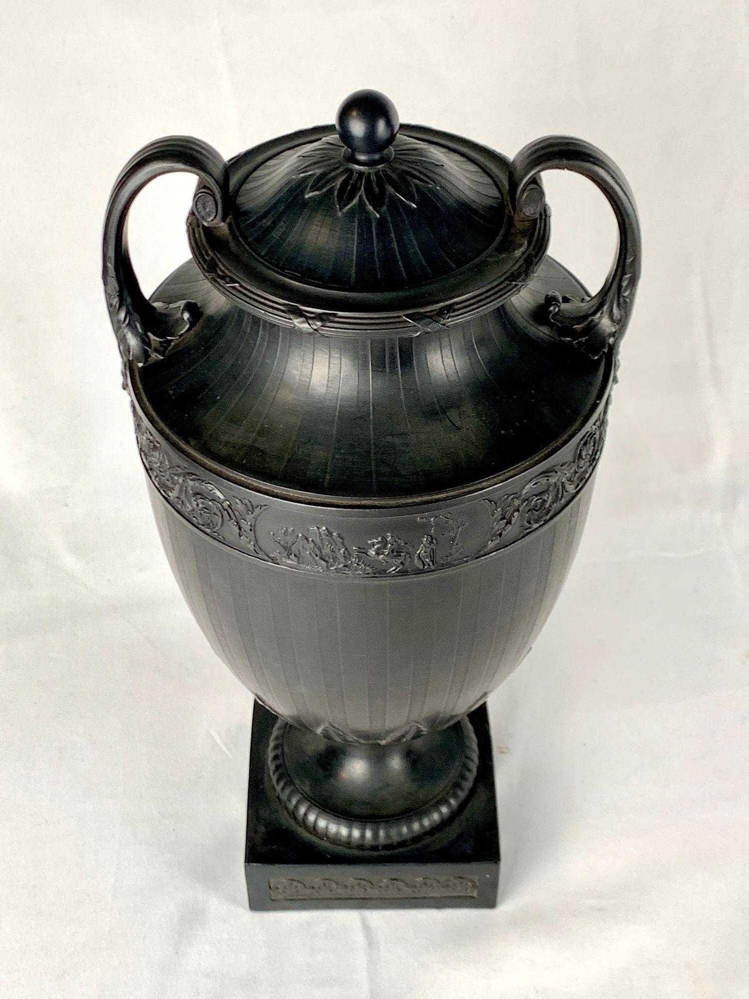Inglese Grande vaso di basalto nero Wedgwood & Bentley del XVIII secolo, Inghilterra, CIRCA 1775 in vendita