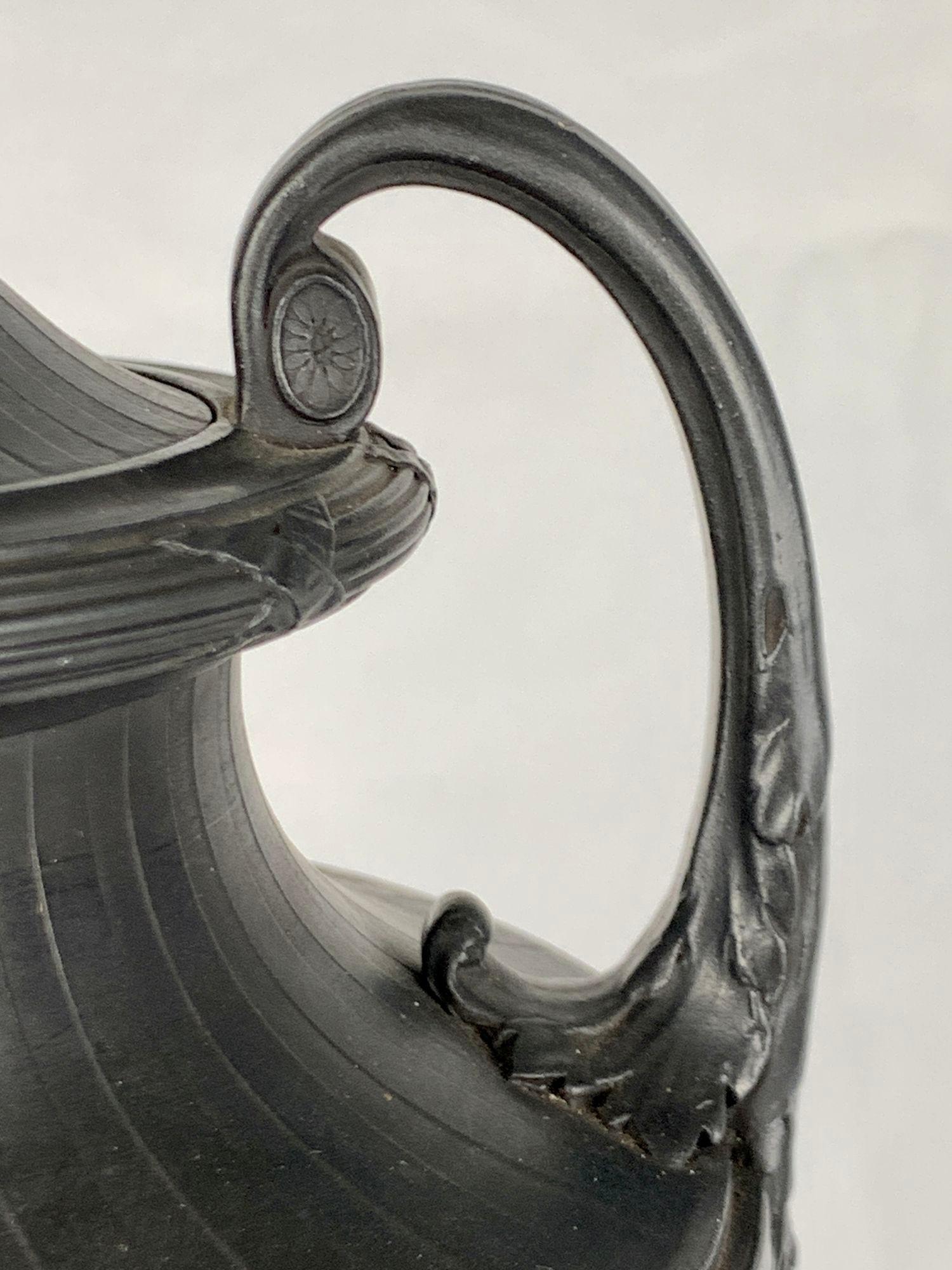 Grande vaso di basalto nero Wedgwood & Bentley del XVIII secolo, Inghilterra, CIRCA 1775 in vendita 2