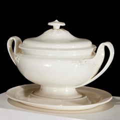 Sopera grande de Wedgwood del siglo XVIII, con tapa y soporte