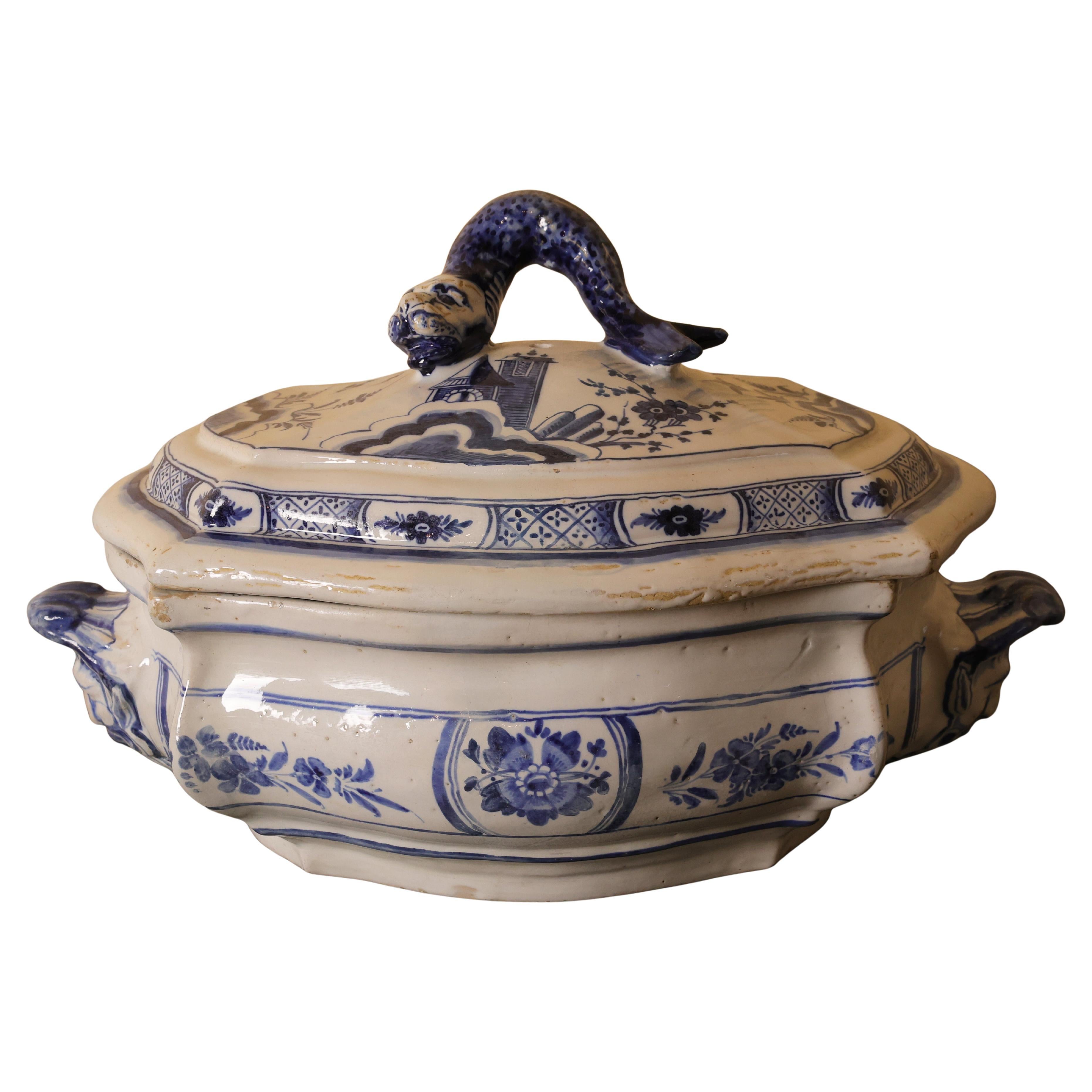 Zuppiera in maiolica tardo-barocca del XVIII secolo in vendita