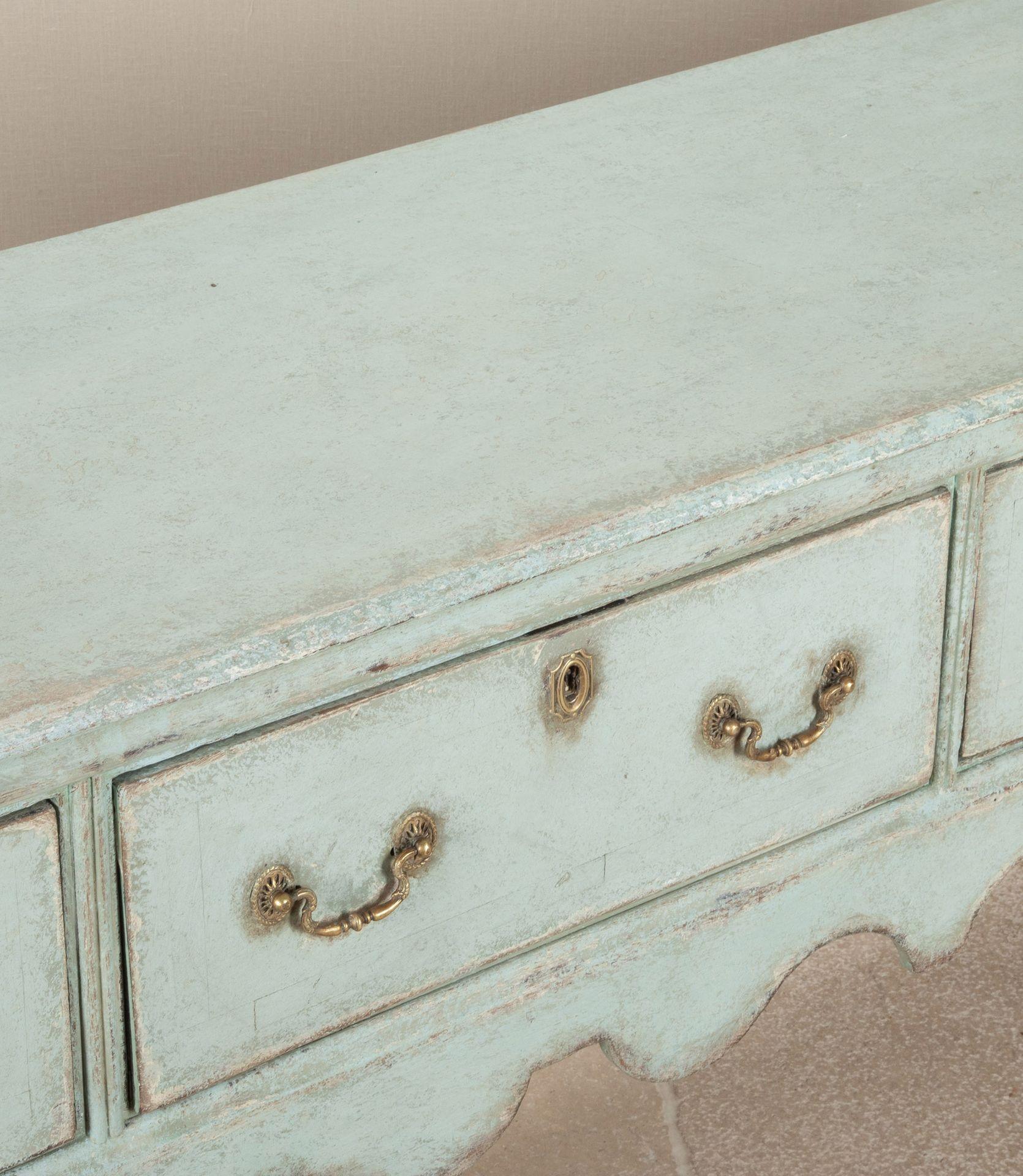 XVIIIe siècle Base de commode en chêne peint d'époque postérieure du 18e siècle en vente