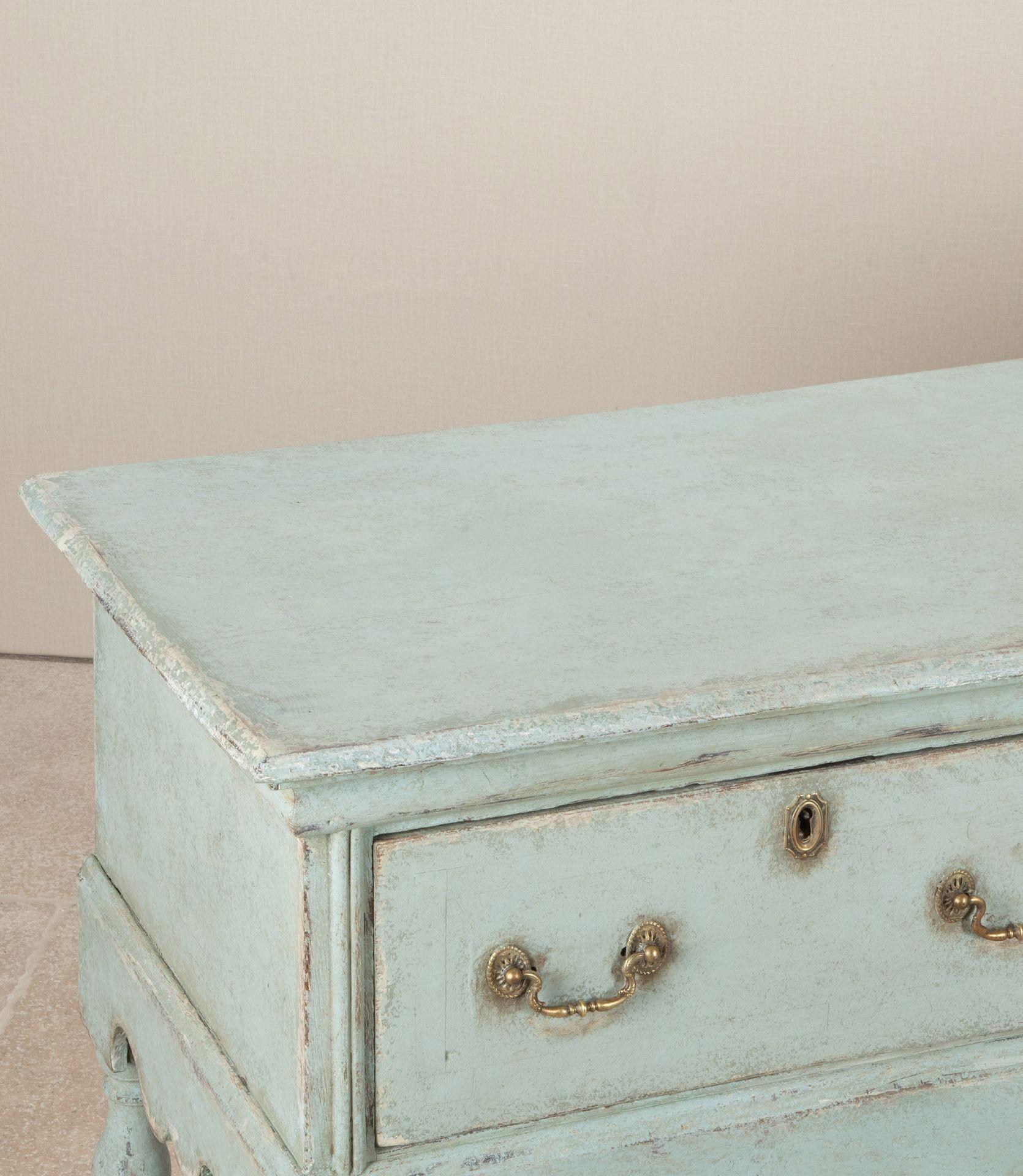 Chêne Base de commode en chêne peint d'époque postérieure du 18e siècle en vente