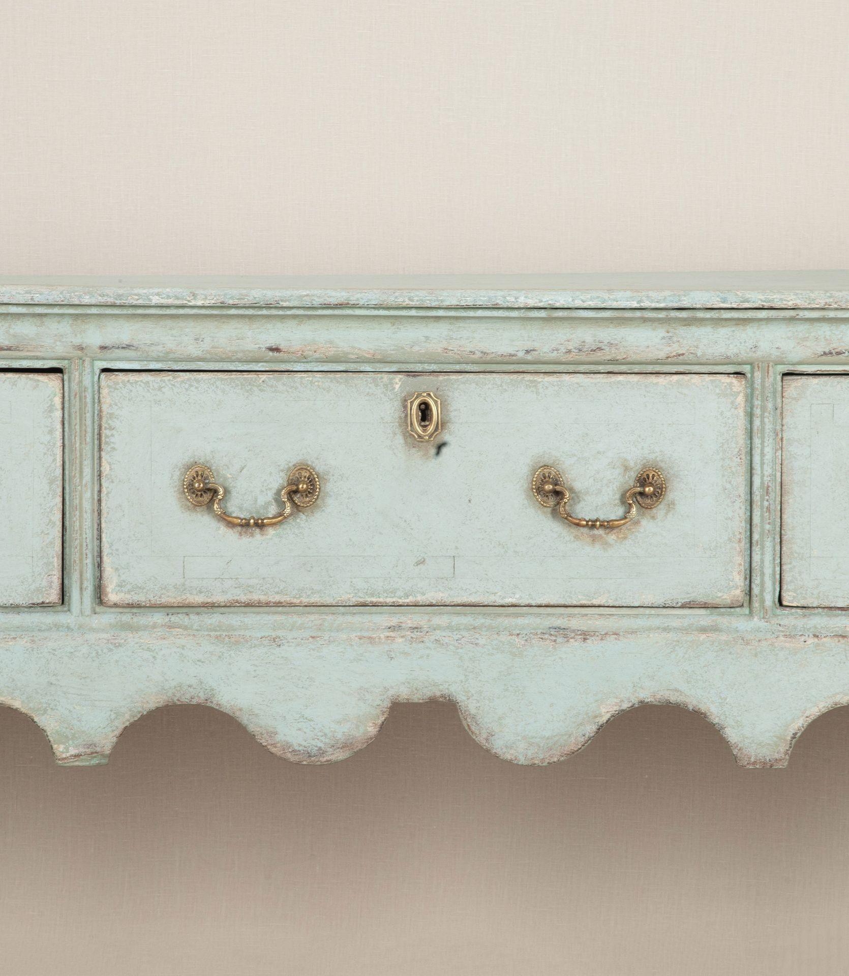 Base de commode en chêne peint d'époque postérieure du 18e siècle en vente 2