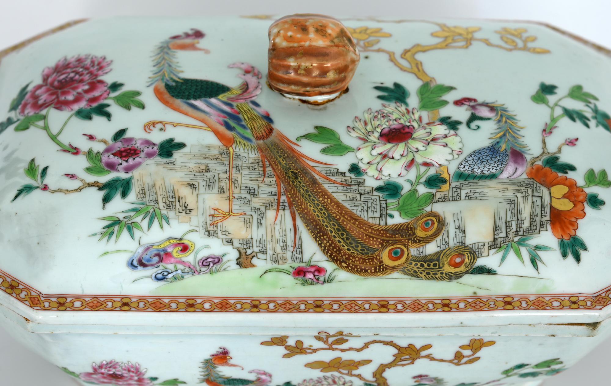 18th Century Lidded Terrine China Qing Dynasty, 1760-1780 In Good Condition In Epfach, DE