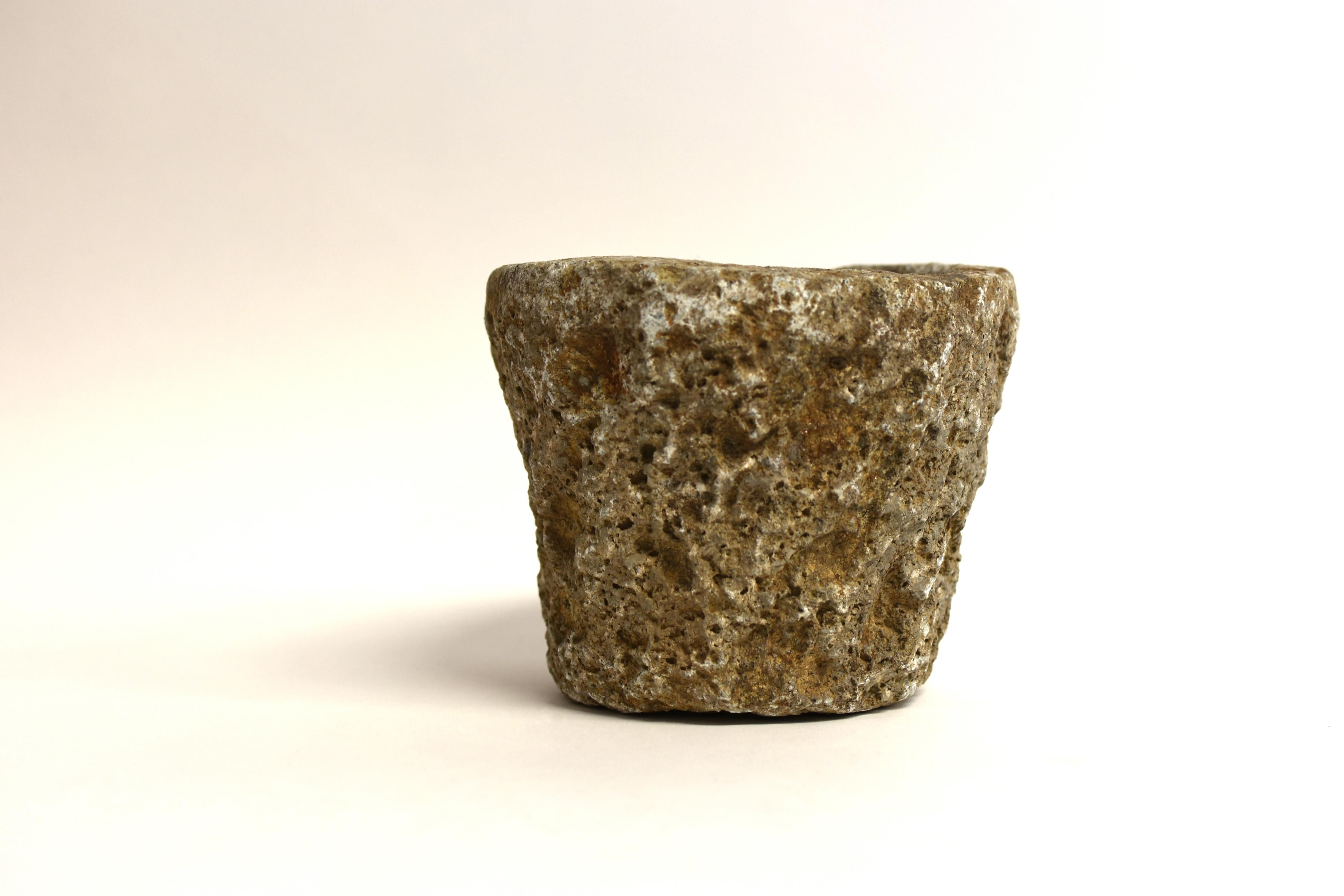 Kalksteinschale-Mortar-Pflanzgefäß aus dem 18. Jahrhundert, 7 lbs (Qing-Dynastie) im Angebot