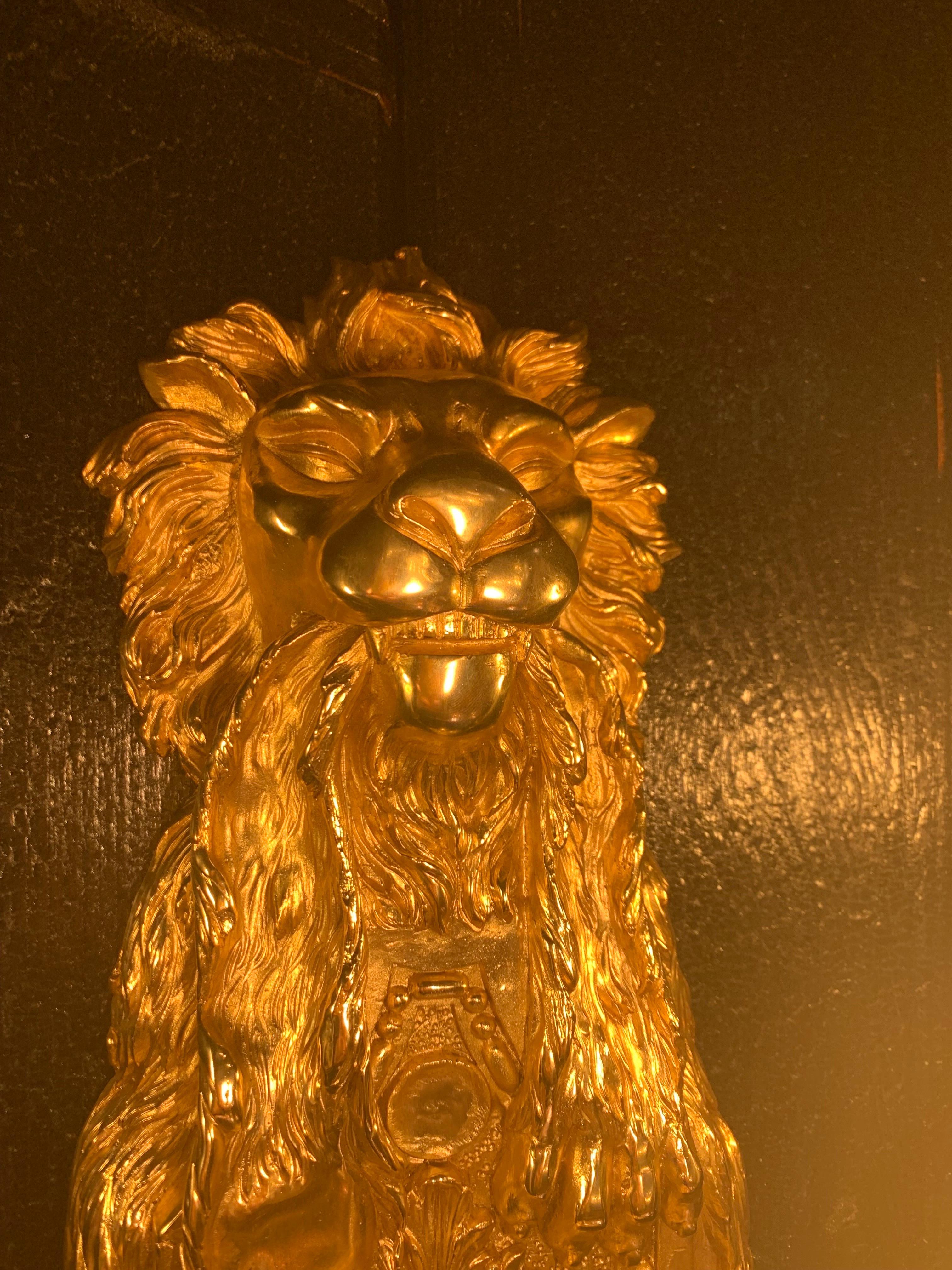 Louis XV 18th Century Lion Head Wall Lamp with 3 Lights in Gilted Bronze For Sale