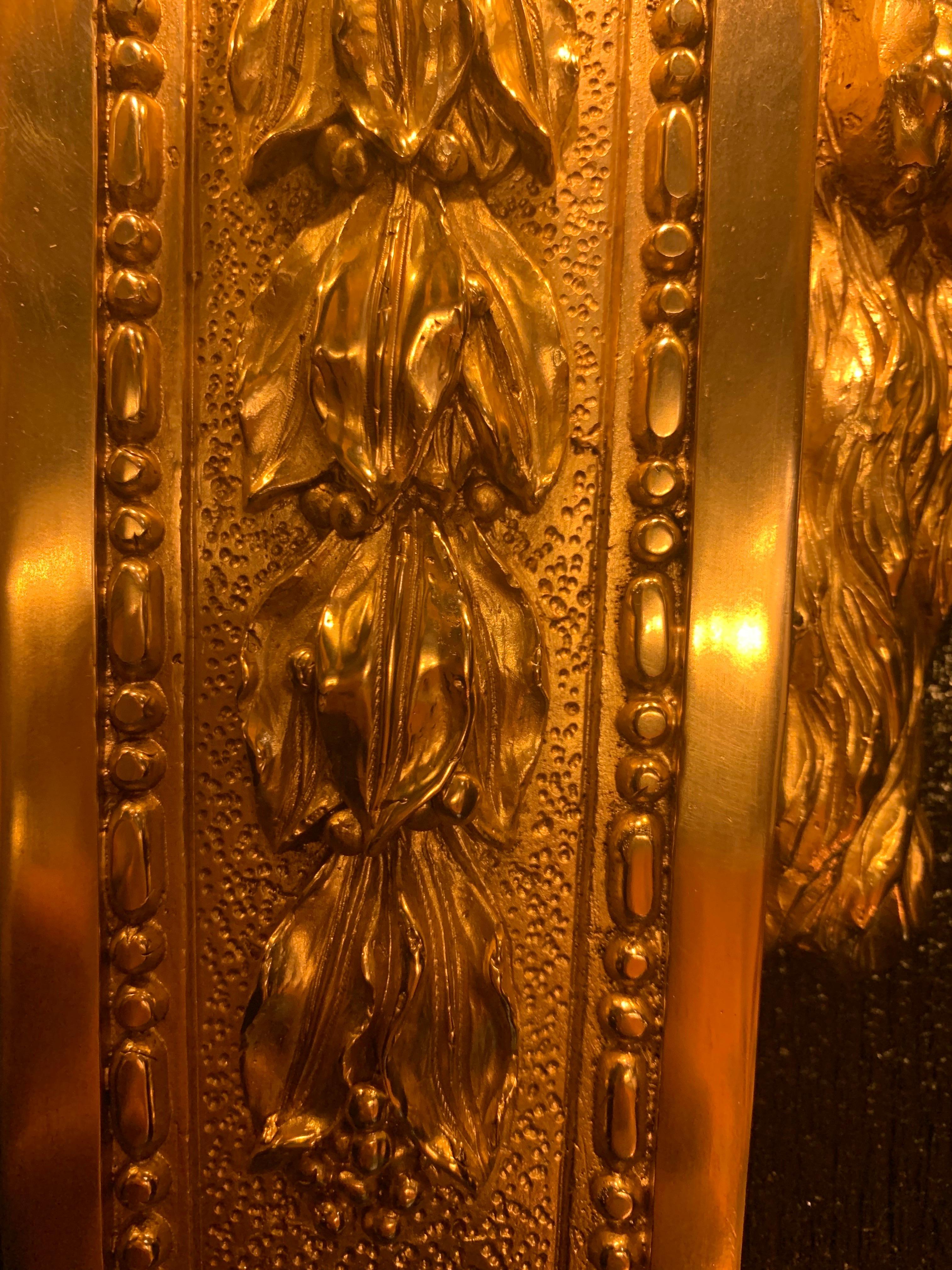 Löwenkopf-Wandleuchte mit 3 Lights aus vergoldeter Bronze aus dem 18. im Angebot 1