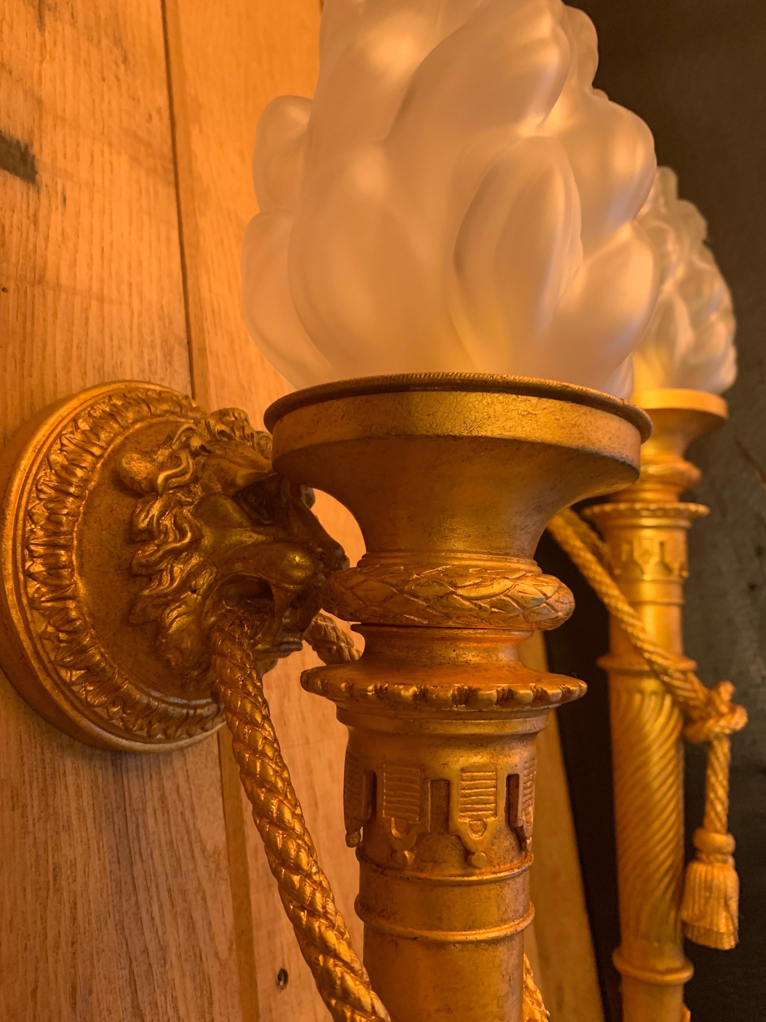 18th Century Lion Torch Wall Lamp in Gilted Bronze 24K patina For Sale 3