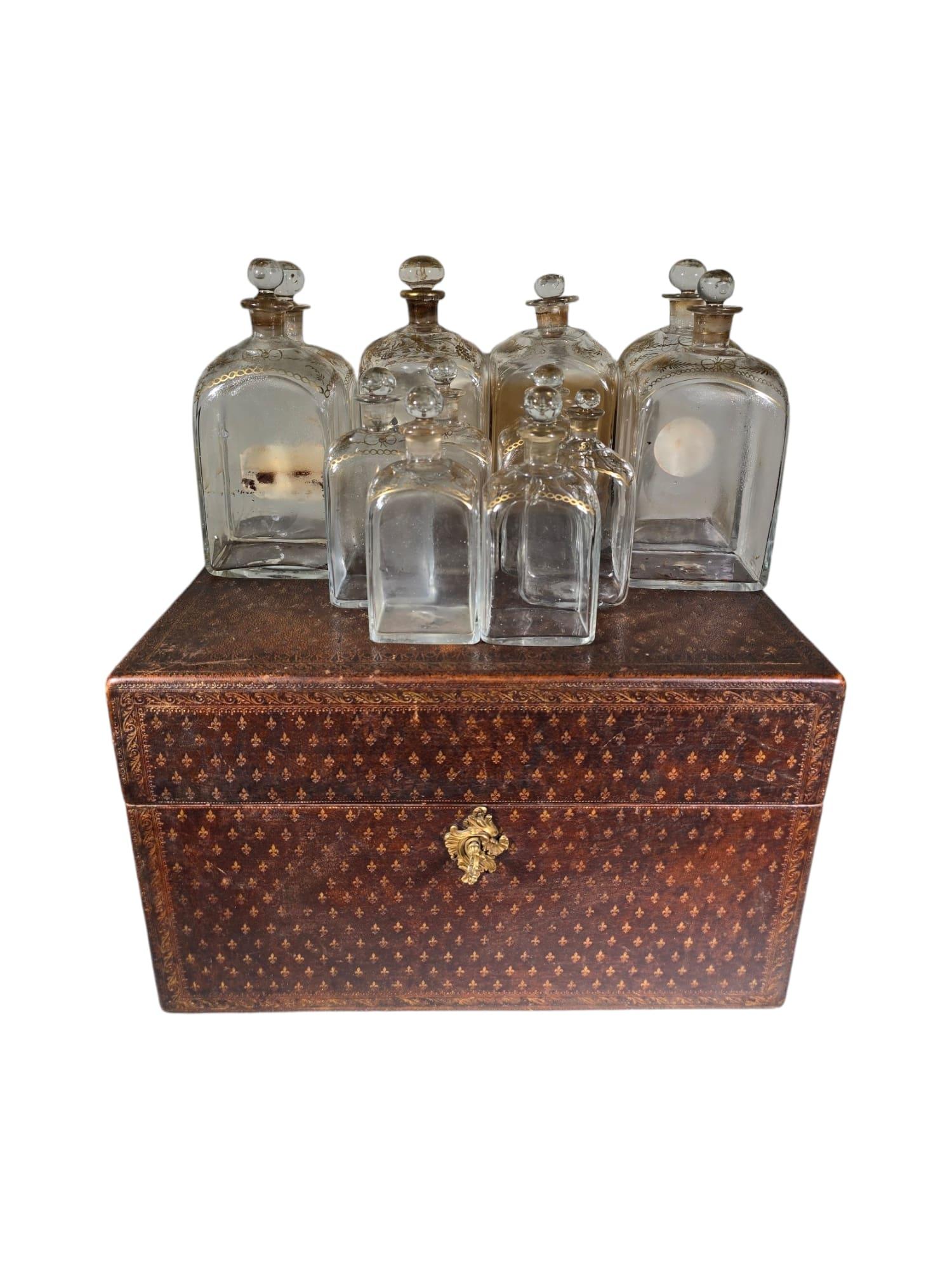 18th Century Liquor / Liqueur Chest with Glassware For Sale 2