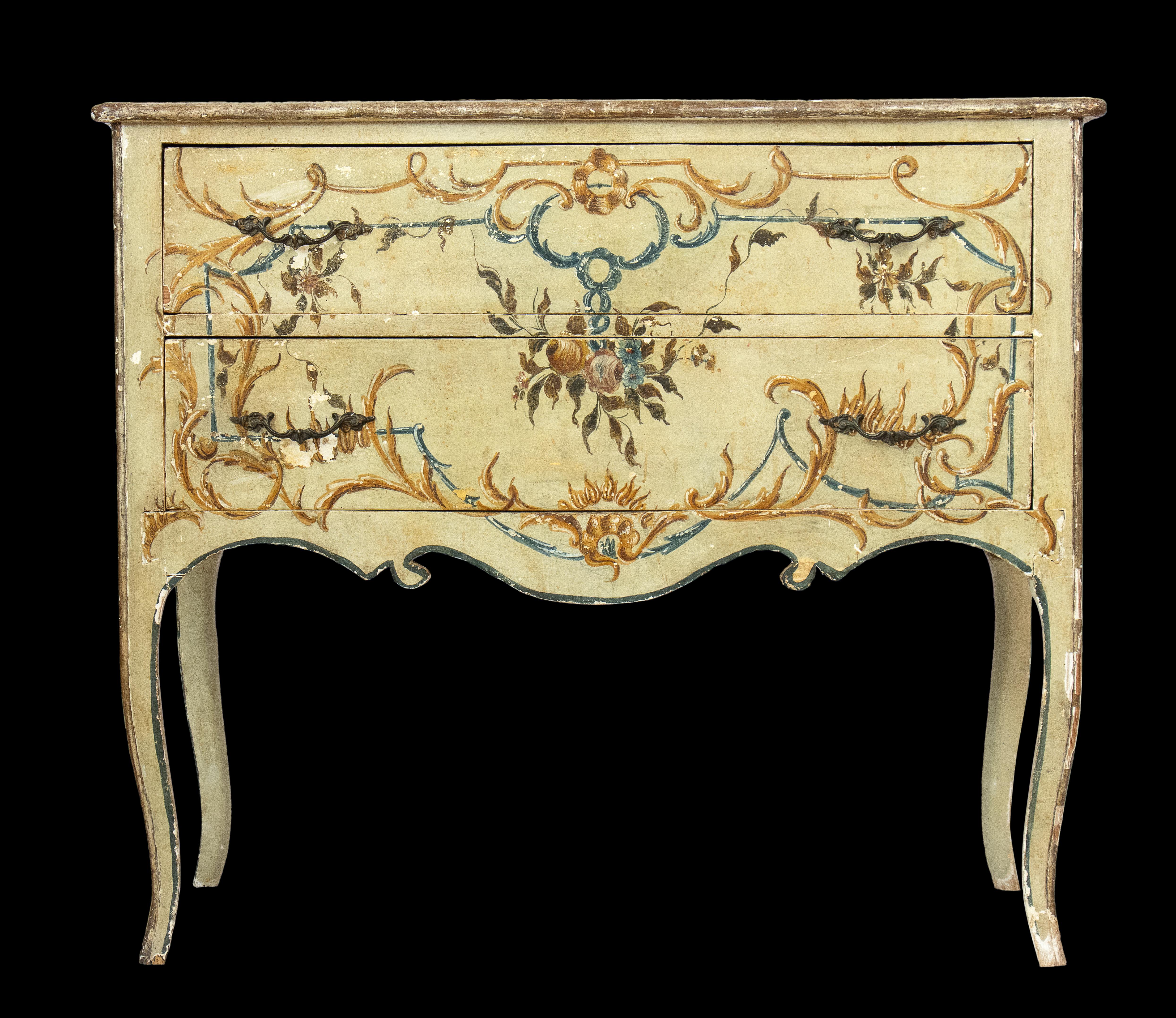 Fantastic Louis XVI painted and lacquered chest of drawers - Lombard-Venetian , 18th century ( 1770-1780 circa)
Fir wood frame, faux marble painted top, two drawers on painted front and saber legs.
Height x width x depth: 95 x 111 x 55 cm.
Item