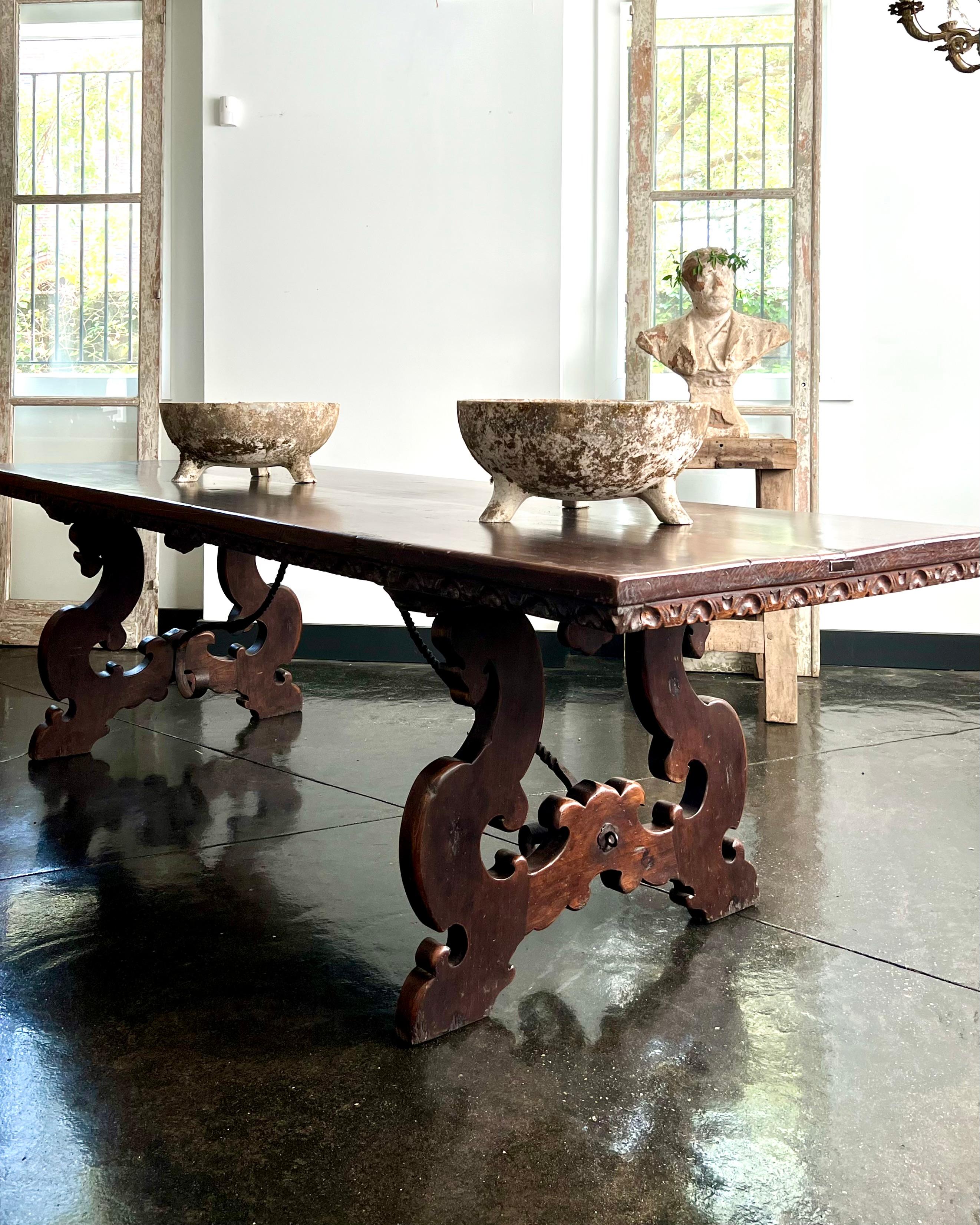 18th Century Long Walnut Florentine Italian Dining Table with Iron Strecher In Good Condition For Sale In Charleston, SC