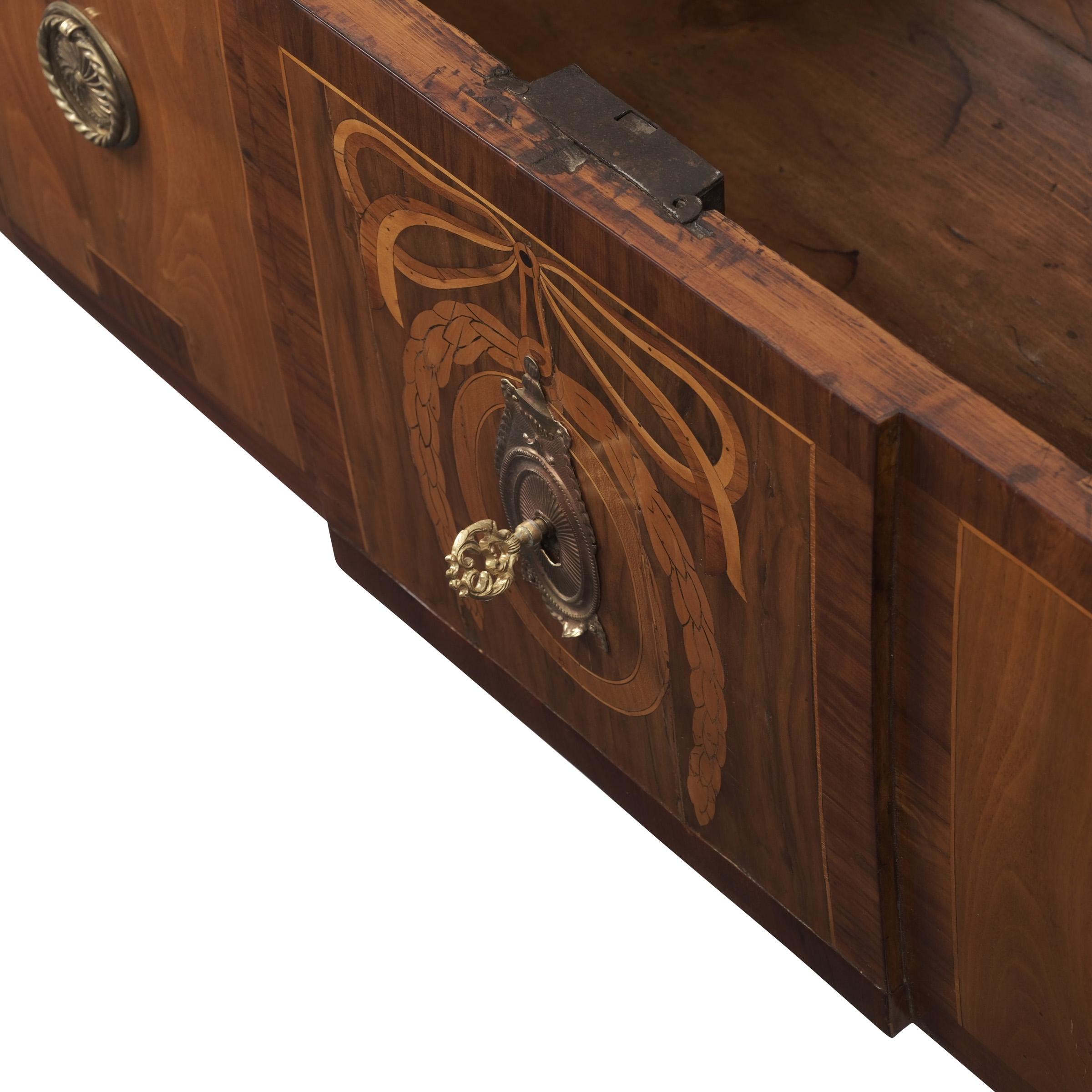18th Century Louis Seize Rosewood and Walnut Secretaire Secretary For Sale 3