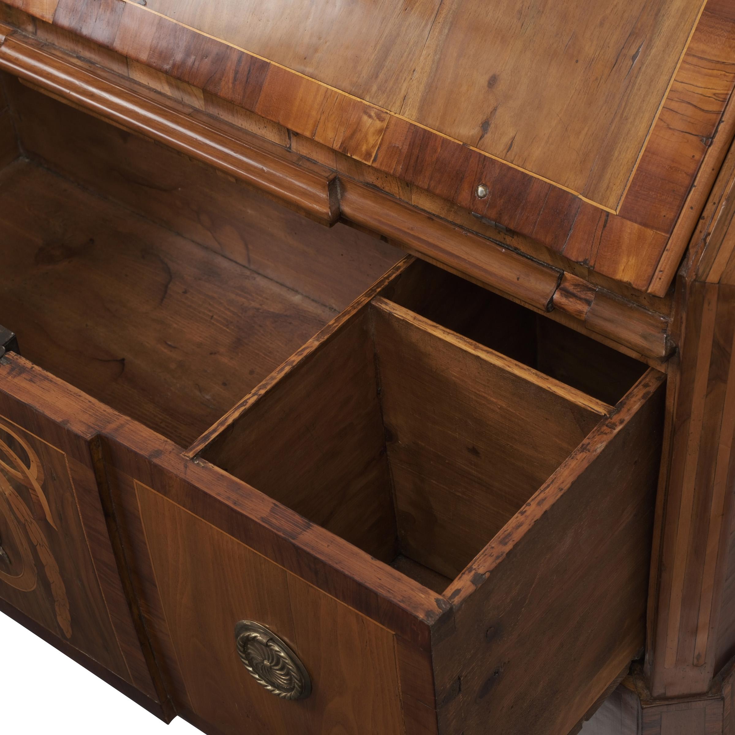 18th Century Louis Seize Rosewood and Walnut Secretaire Secretary In Good Condition For Sale In Münster, DE