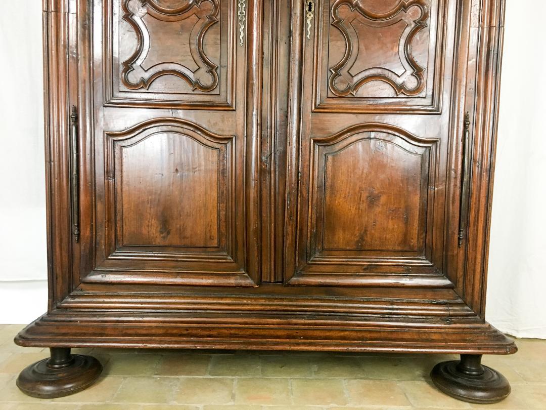 18th Century French Louis XIII Walnut Armoire In Good Condition For Sale In Miami, FL