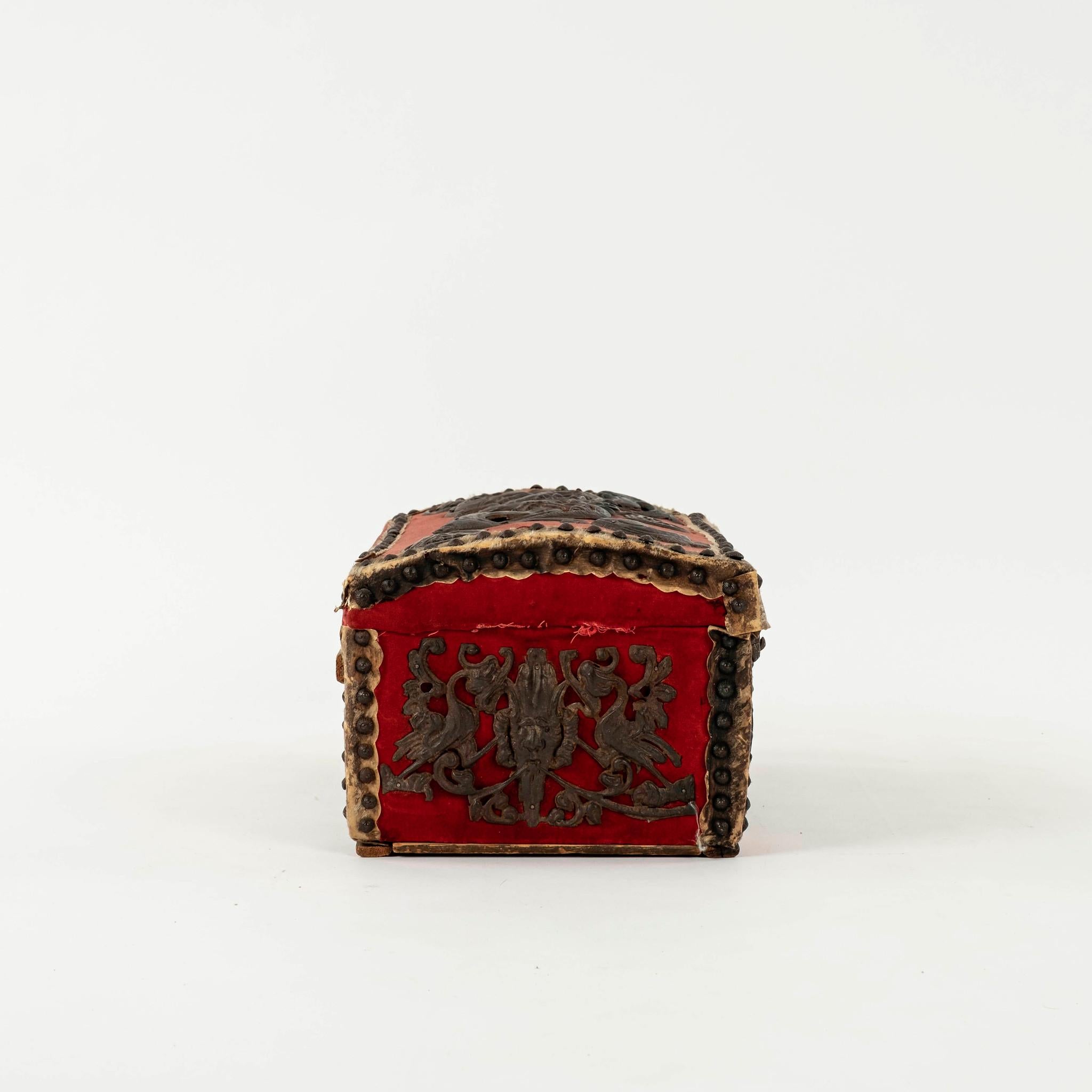 18th Century and Earlier 18th Century Louis XIII Red Velvet Box For Sale