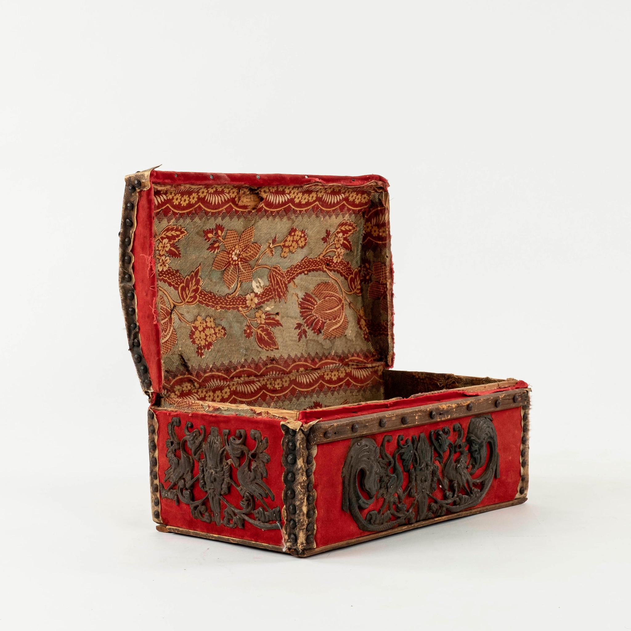 Leather 18th Century Louis XIII Red Velvet Box For Sale