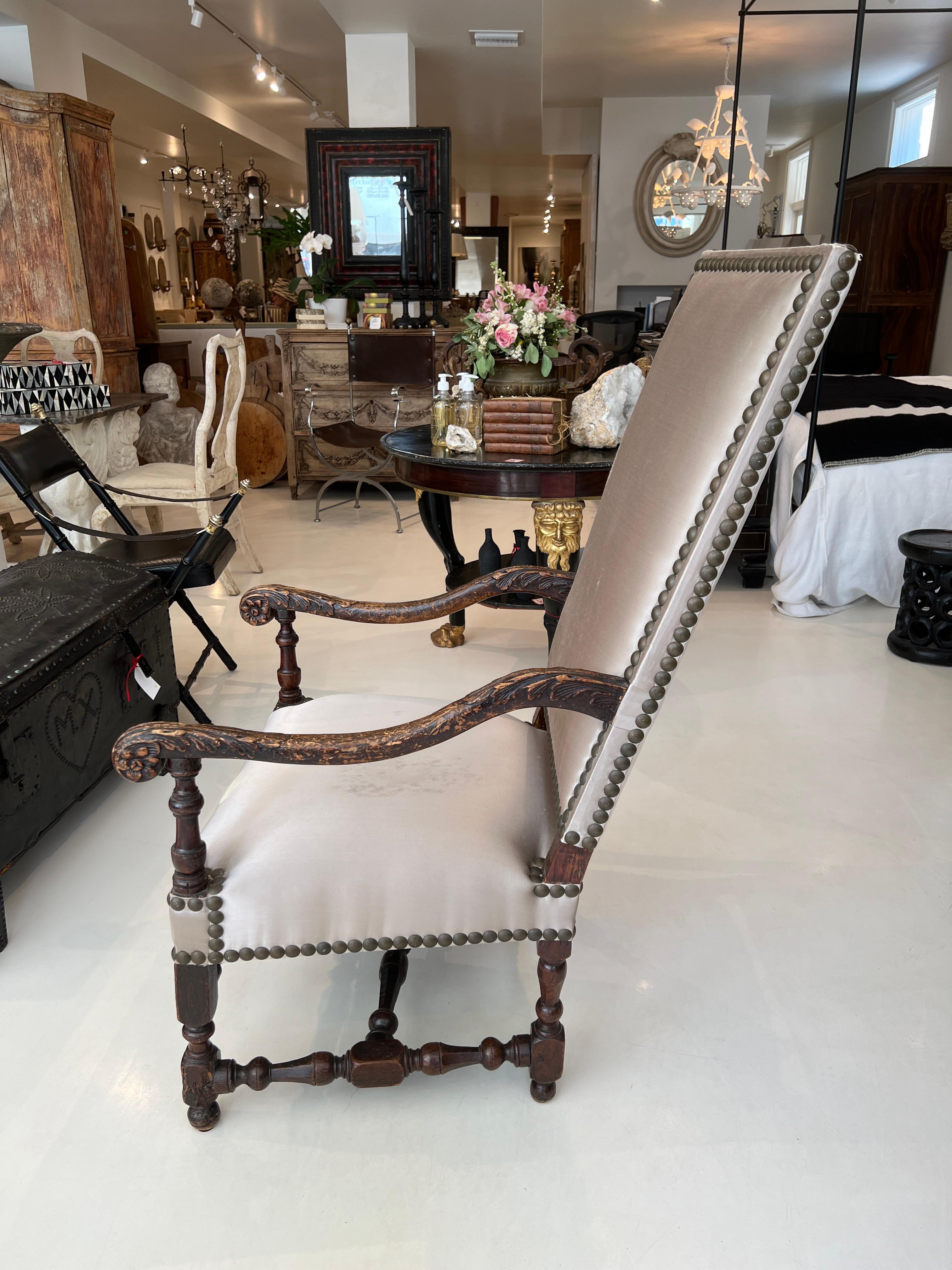 French 18th Century Louis XIII Style Arm Chair in Taupe Silk For Sale