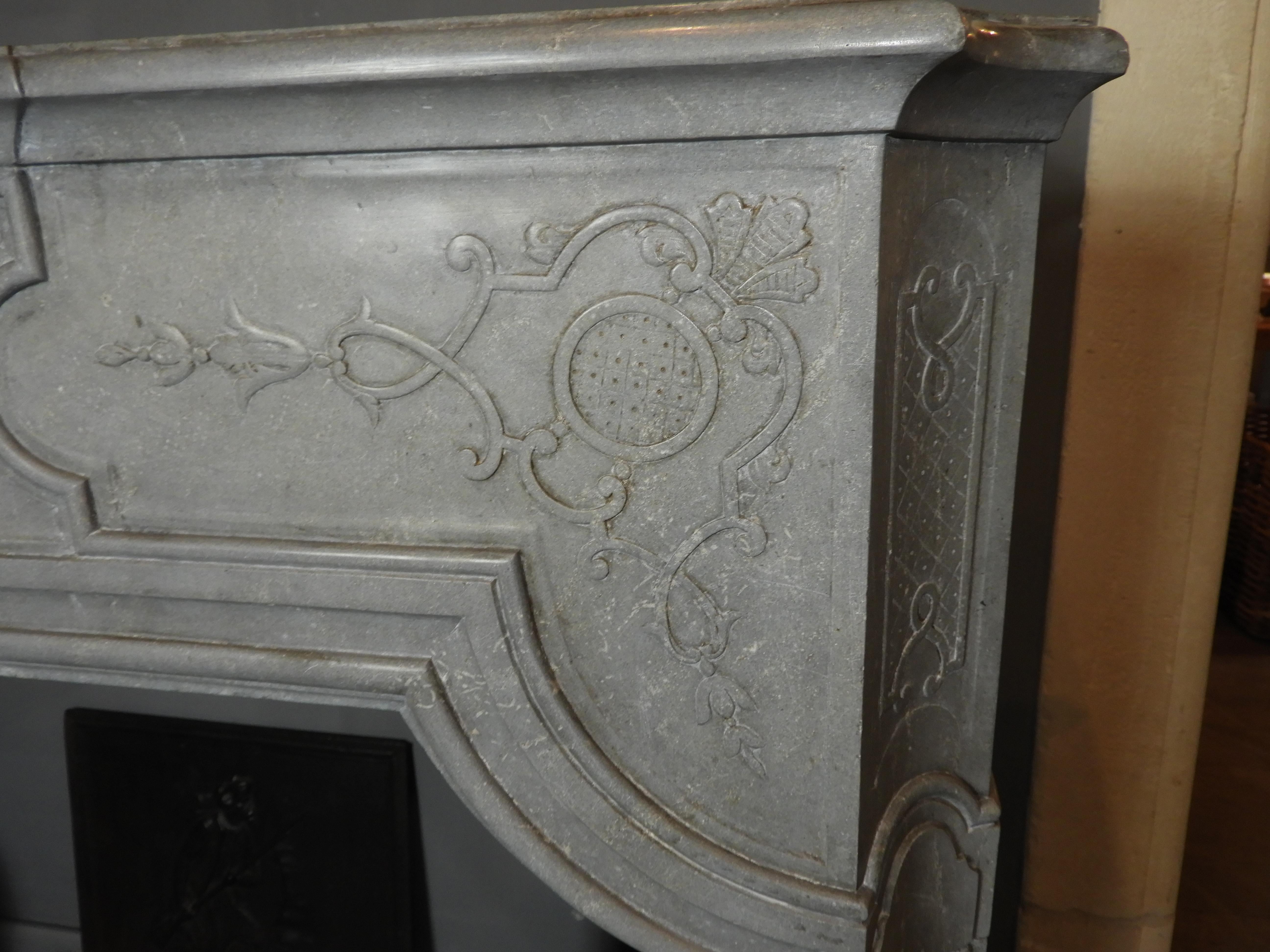 French 18th Century Louis XIV Fireplace in Grey Limestone For Sale