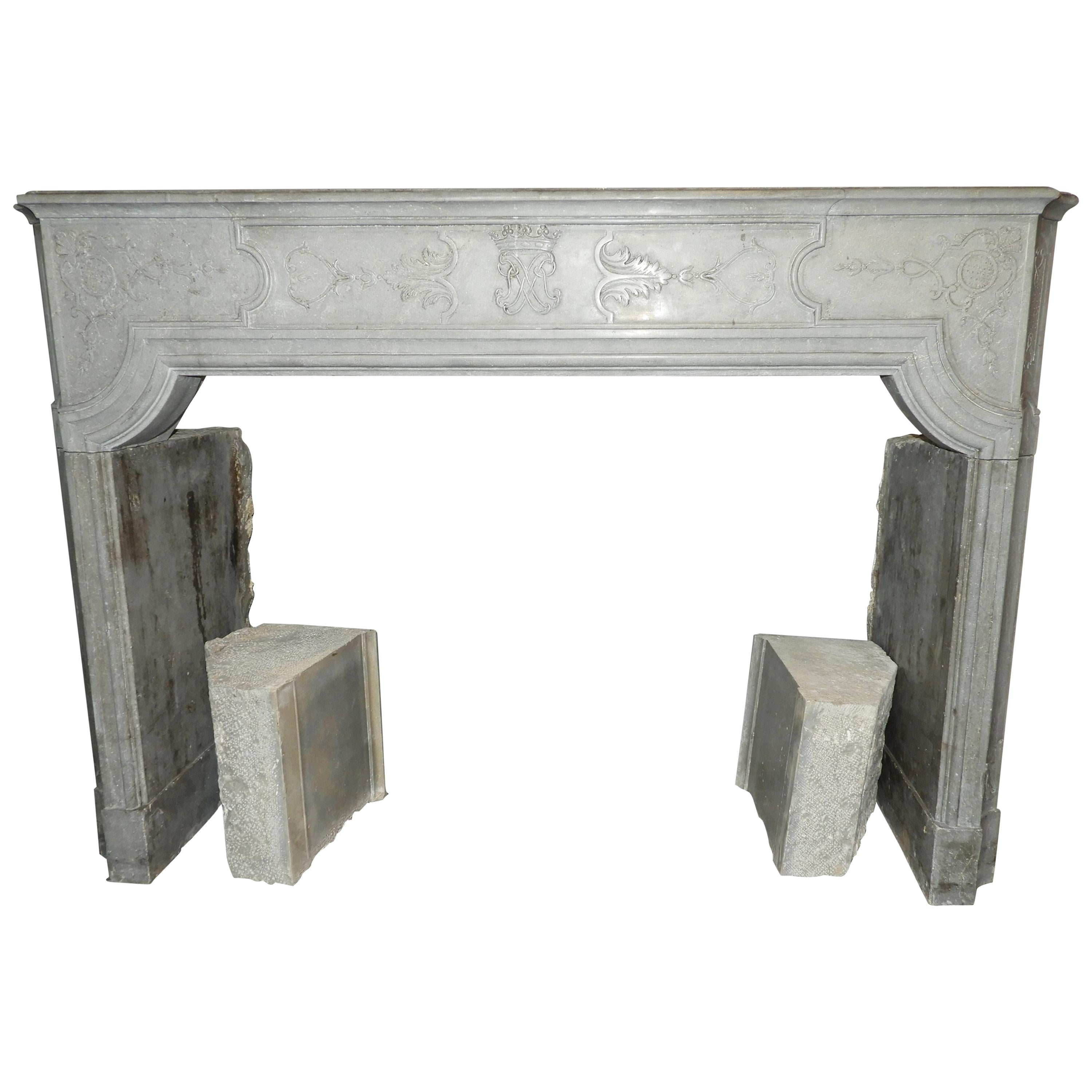 18th Century Louis XIV Fireplace in Grey Limestone For Sale