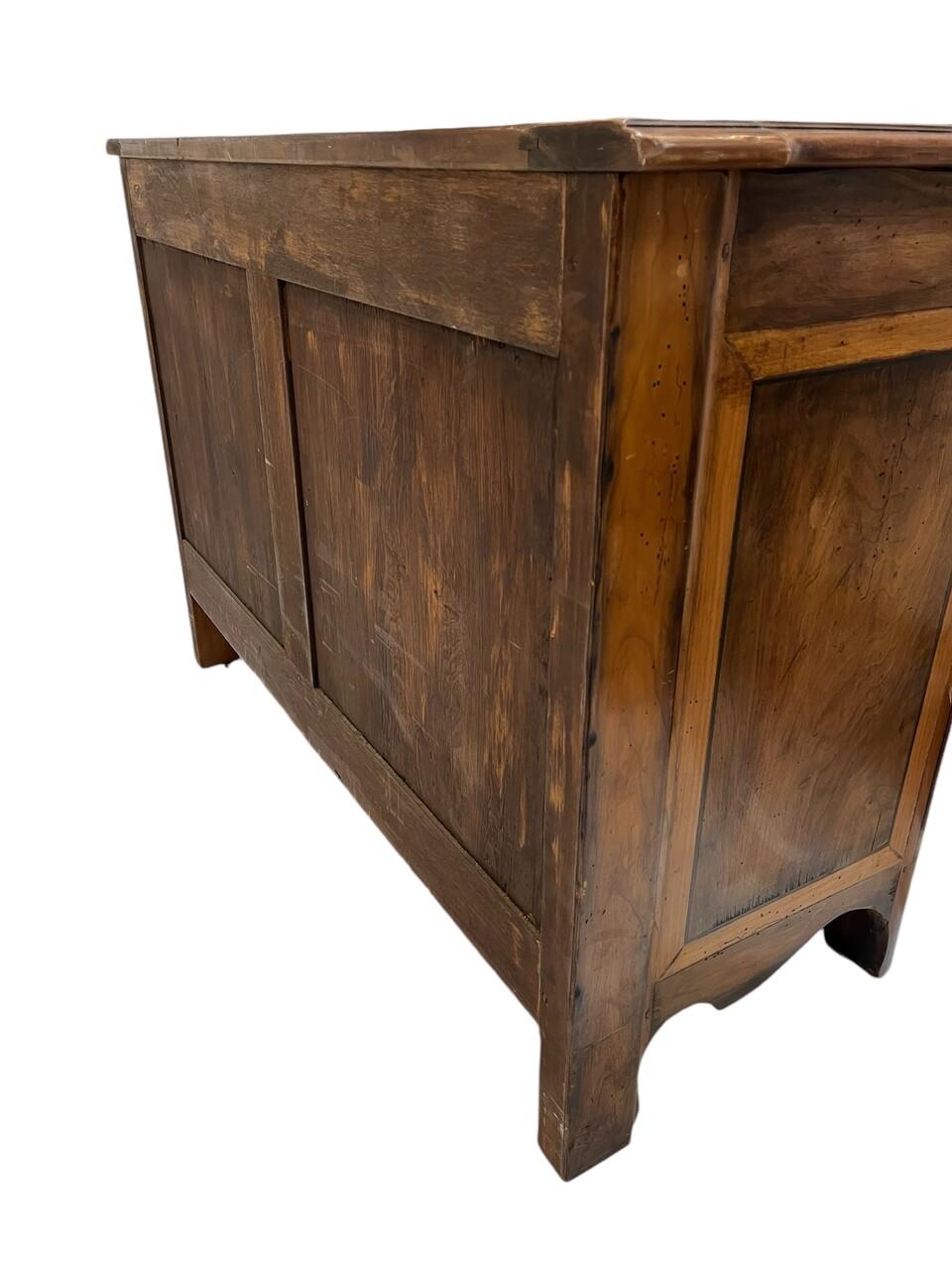Commode francese del XVIII secolo Luigi XIV in vendita 5