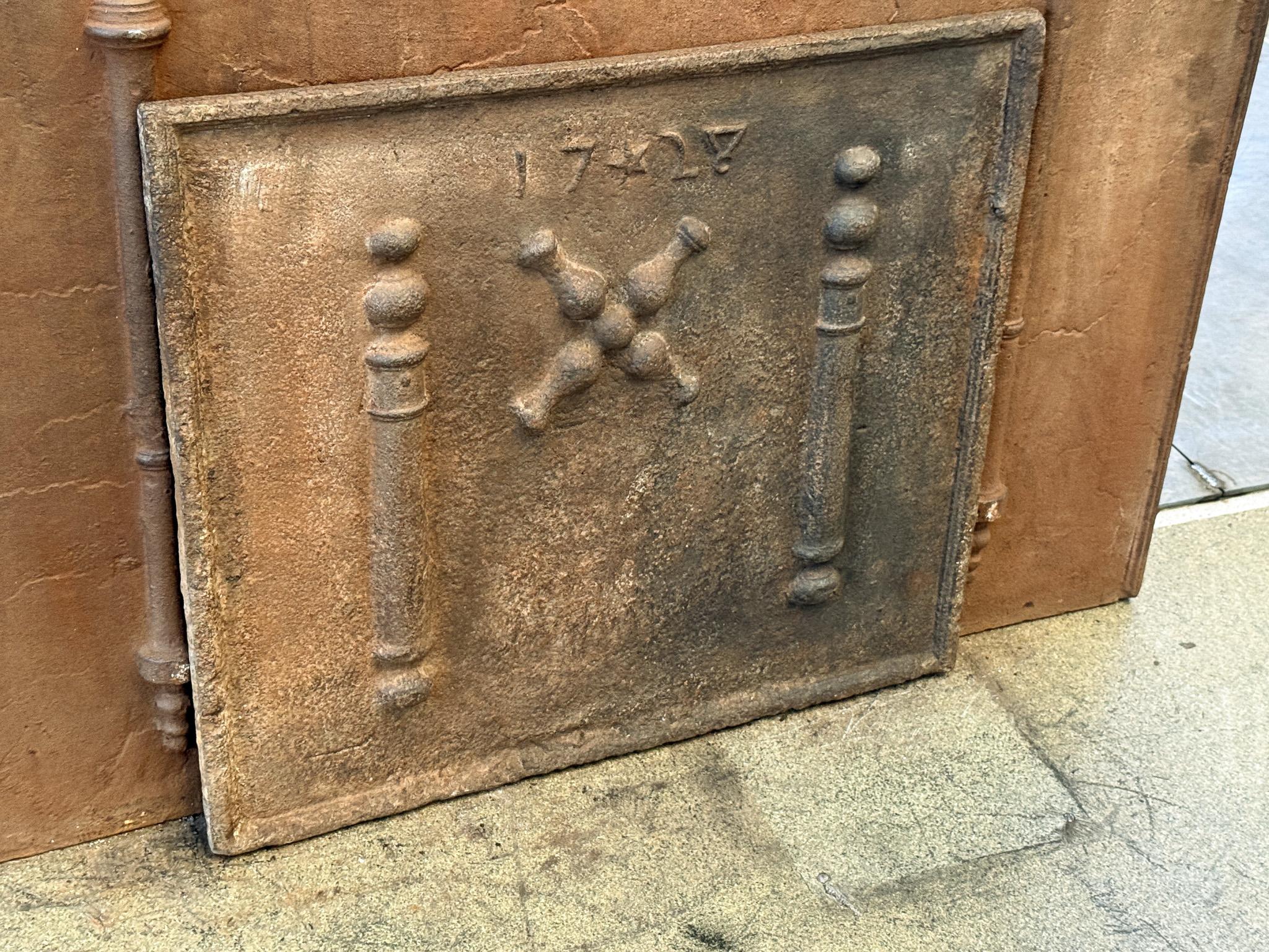 Cast 18th Century Louis XIV 'Pillars with Saint Andrew's Cross' Fireback / Backsplash For Sale