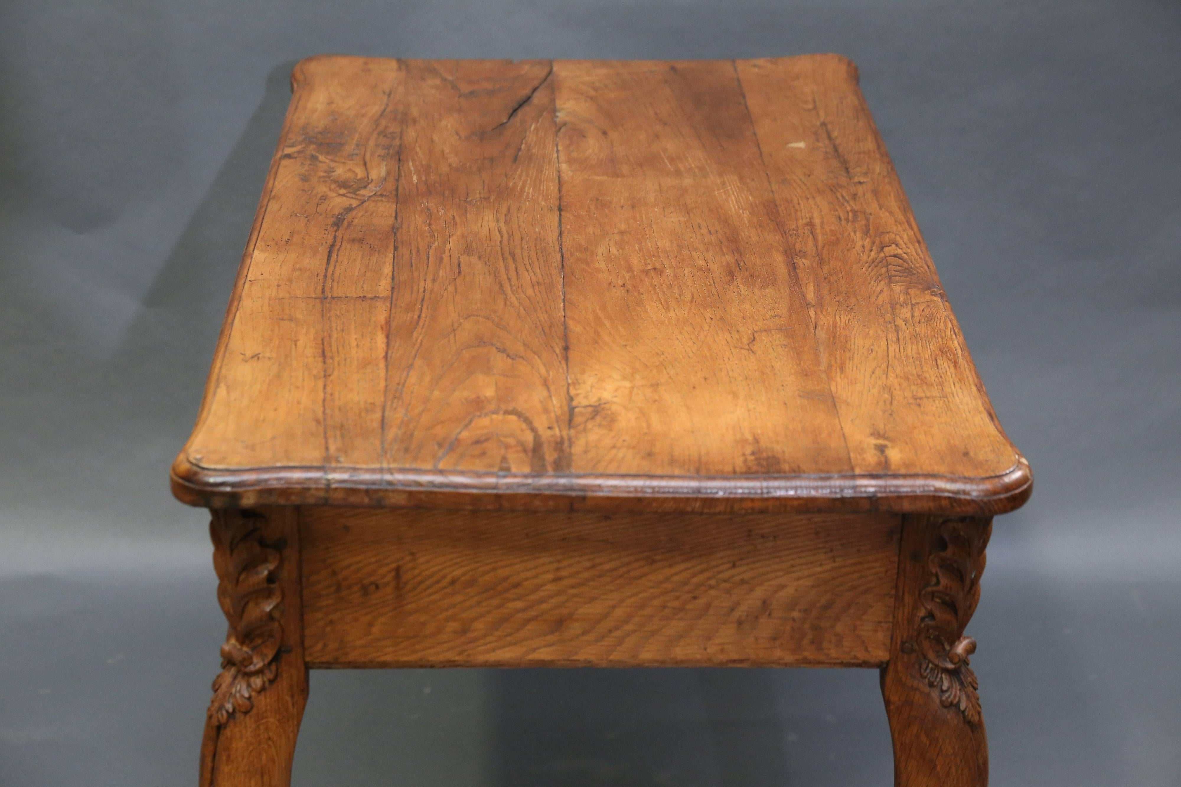 Table Louis XIV du XVIIIe siècle Excellent état - En vente à Houston, TX