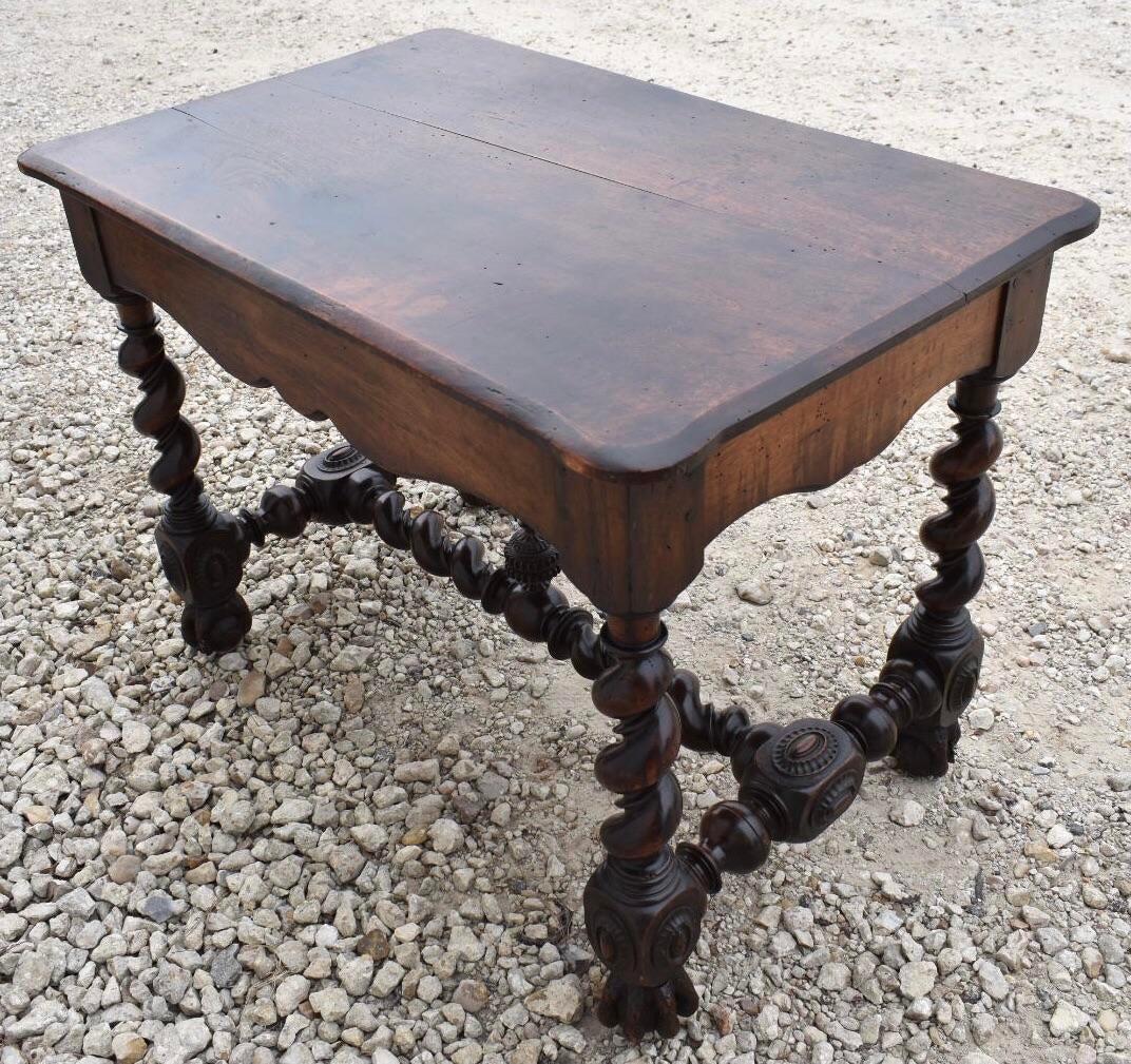 18th Century Louis XIII Walnut Barley Twist Table 1