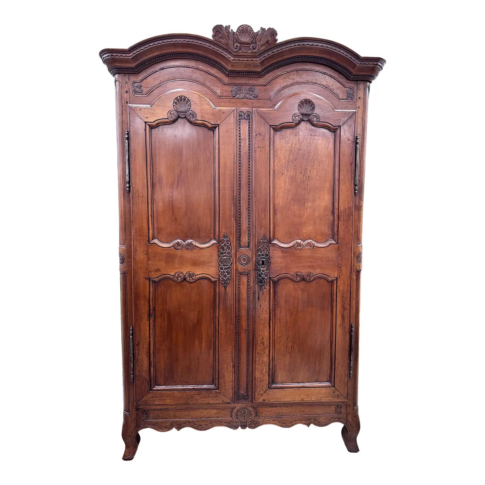 Armoire Luigi XV del XVIII secolo In condizioni ottime in vendita a Nashville, TN