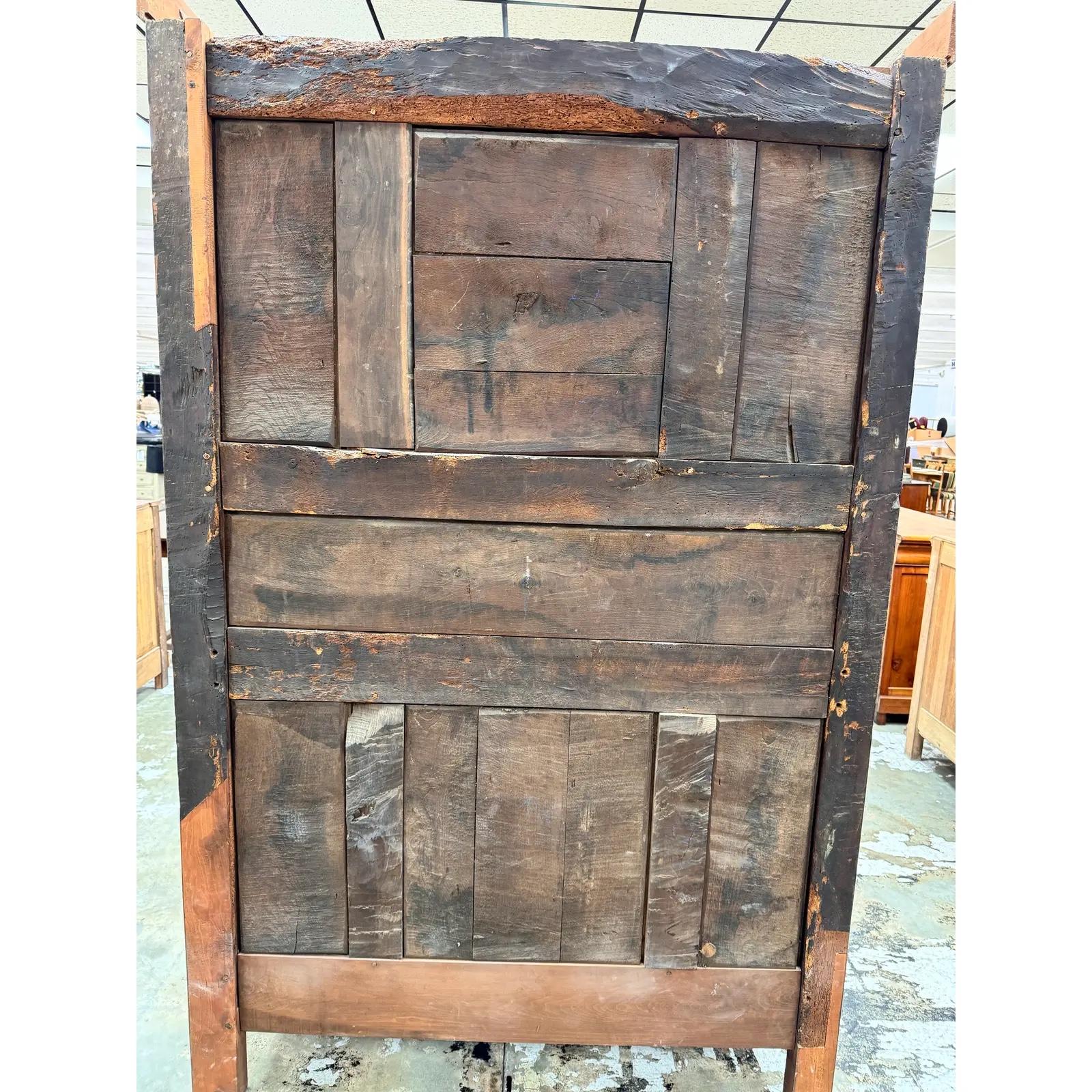 Armoire Luigi XV del XVIII secolo in vendita 1