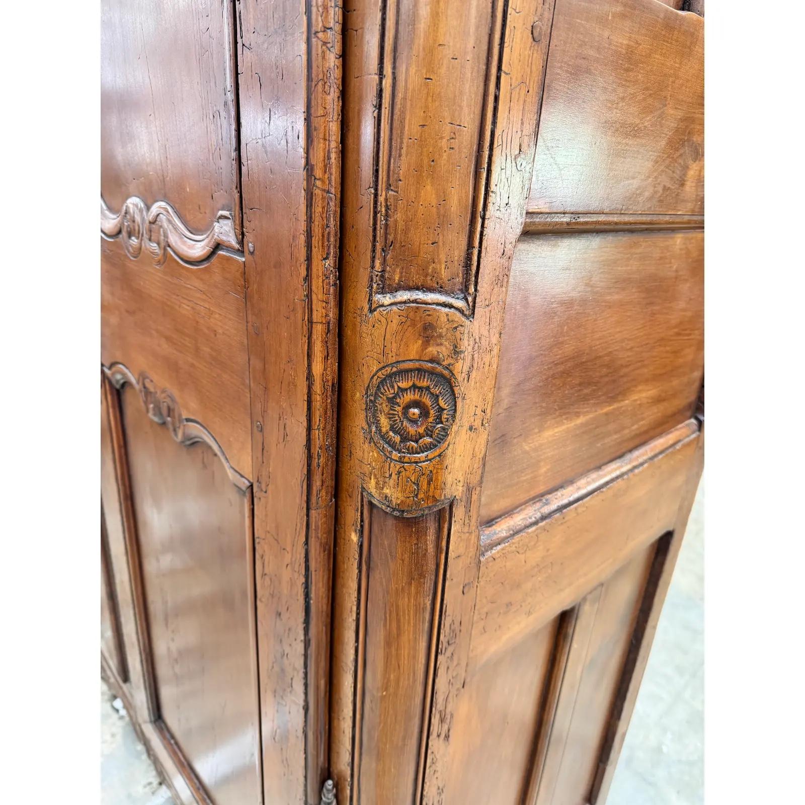 Armoire Luigi XV del XVIII secolo in vendita 2