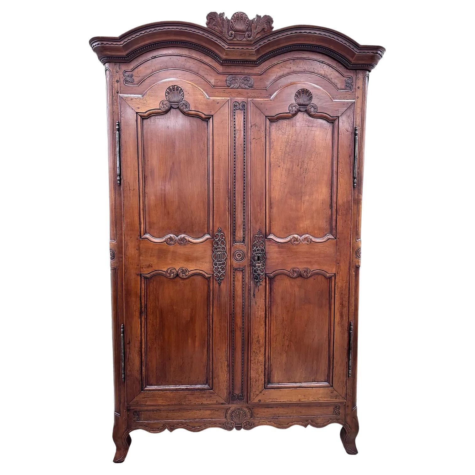 Armoire Louis XV du 18ème siècle