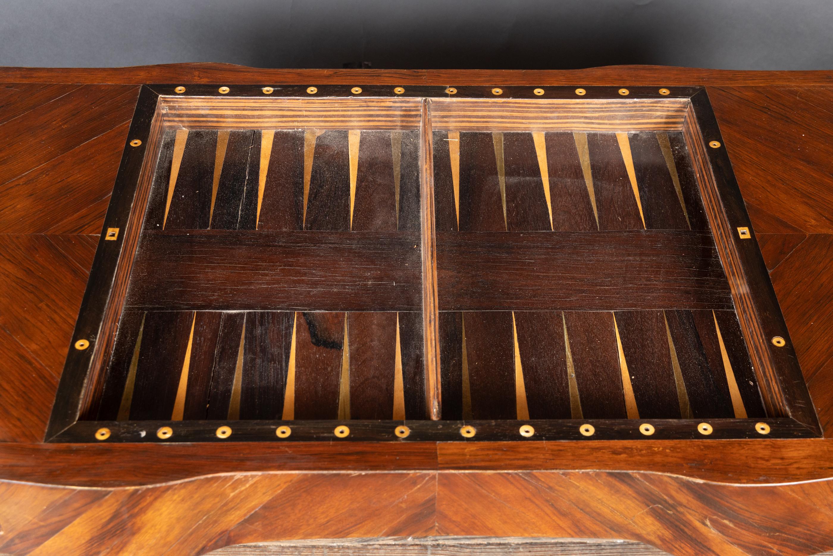 Tavolo da gioco Backgammon Luigi XV del XVIII secolo con supporti in bronzo, CIRCA 1780 in vendita 5