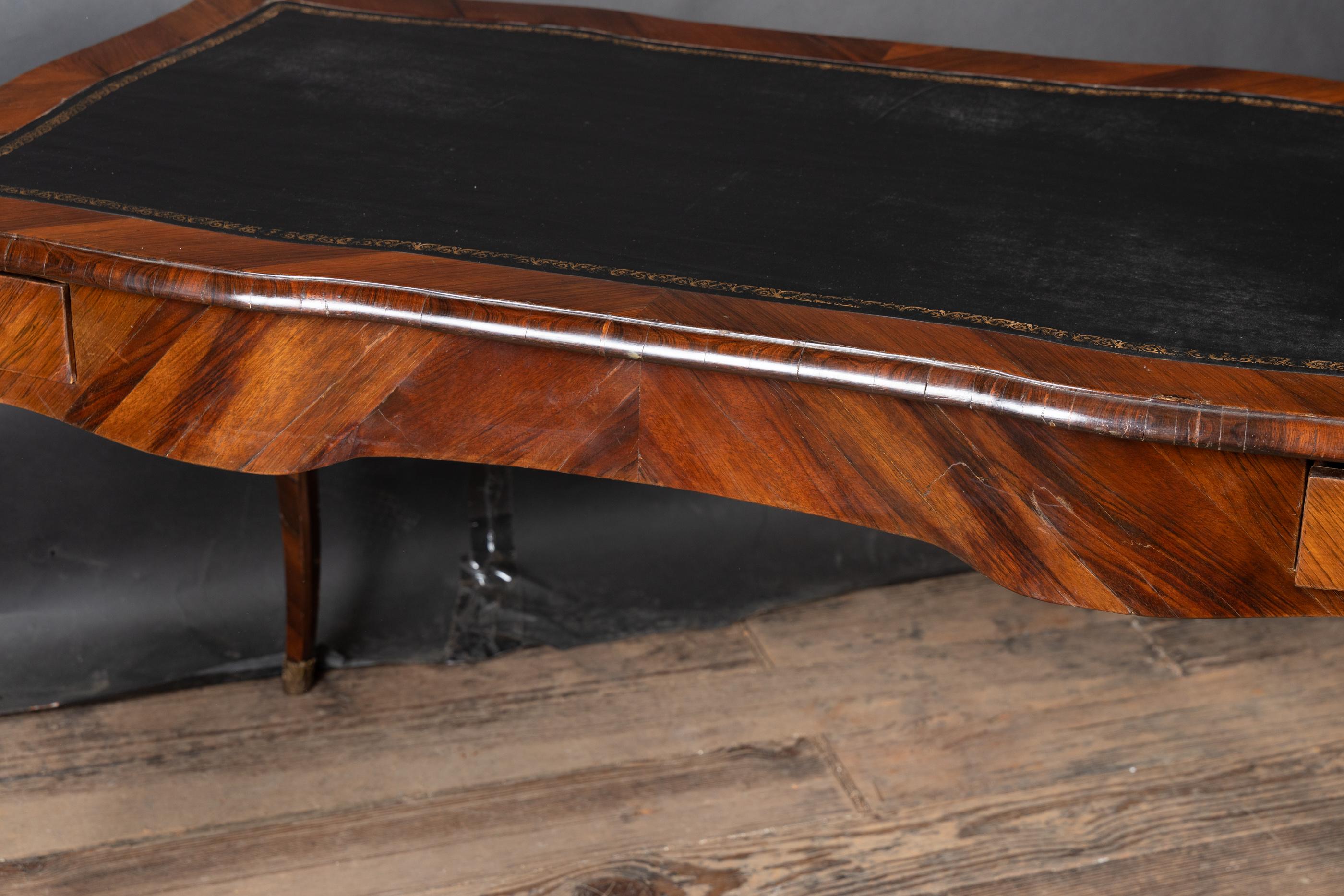 Questo tavolo da gioco Luigi XV 