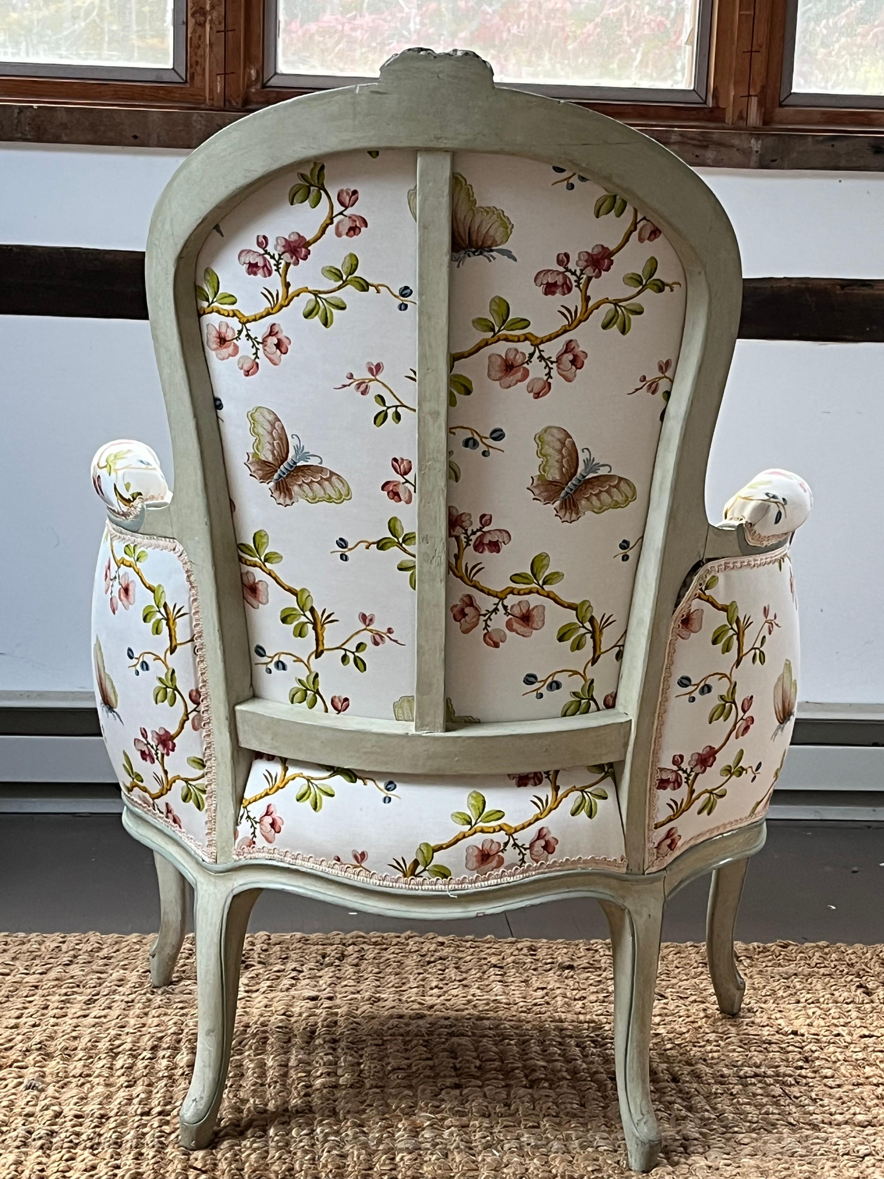 18. Jahrhundert Louis XV Bergère, Pierre Frey Stoff im Angebot 3
