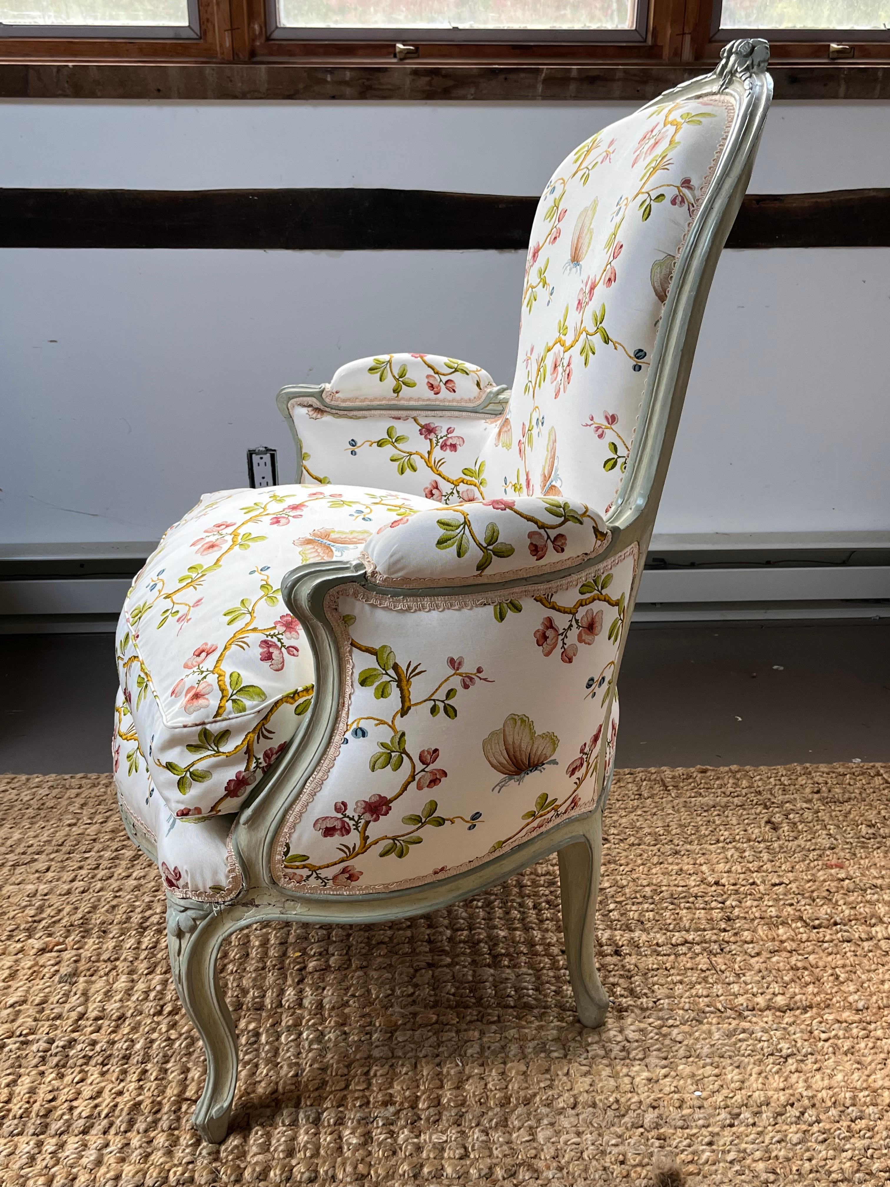 18. Jahrhundert Louis XV Bergère, Pierre Frey Stoff im Angebot 4