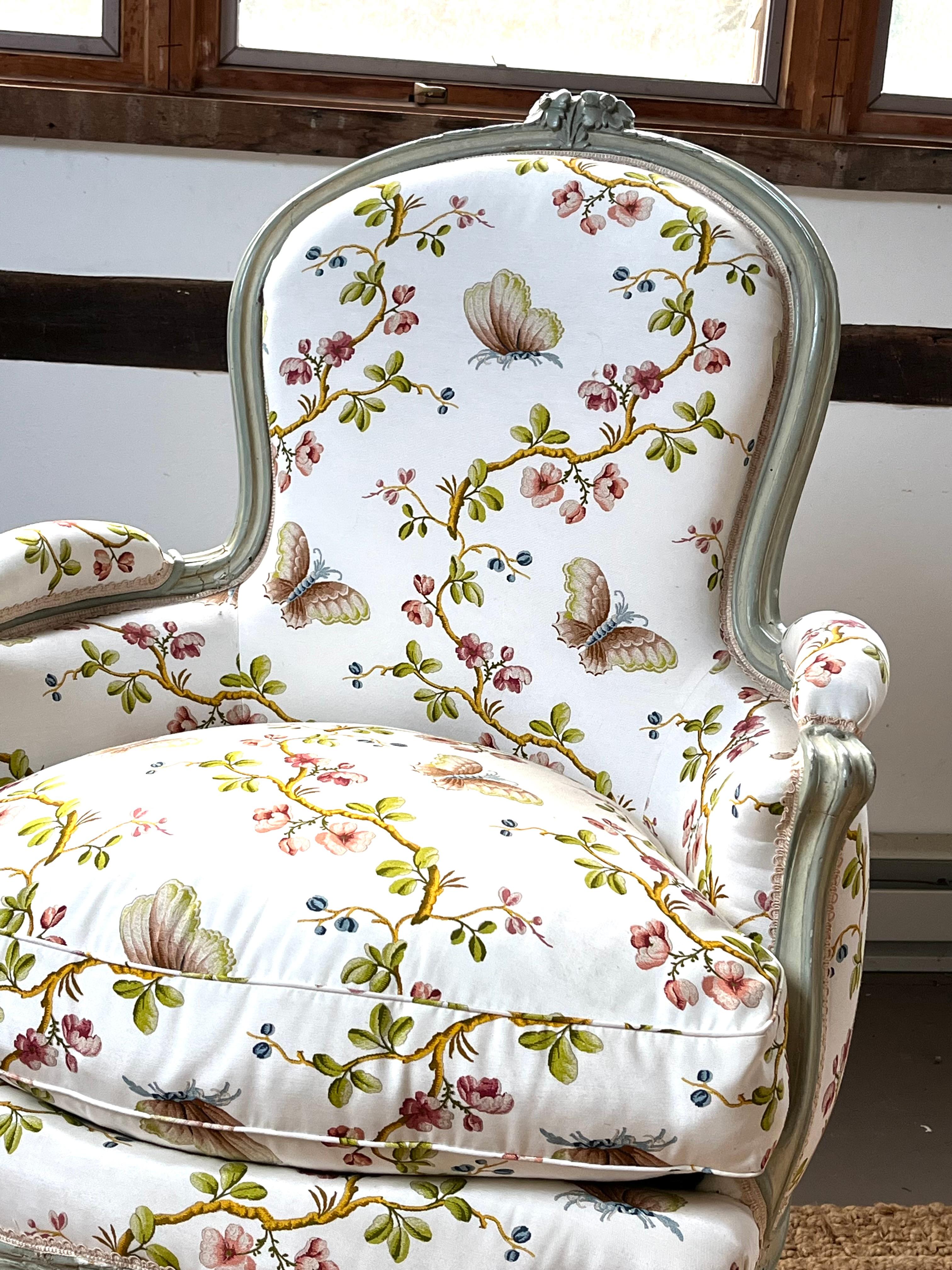18. Jahrhundert Louis XV Bergère, Pierre Frey Stoff im Angebot 7